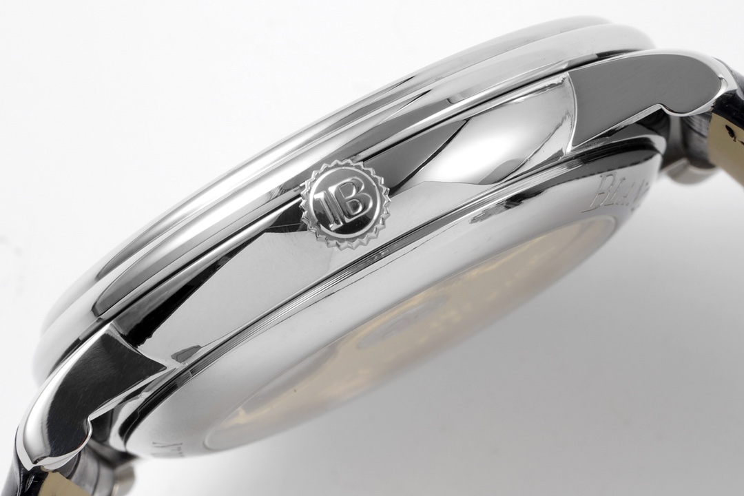 Blancpain Villeret GMT Date Men’s Watch (Ref. 6662-1127-55B) – 40.5mm Stainless Steel, White Dial, Alligator Strap