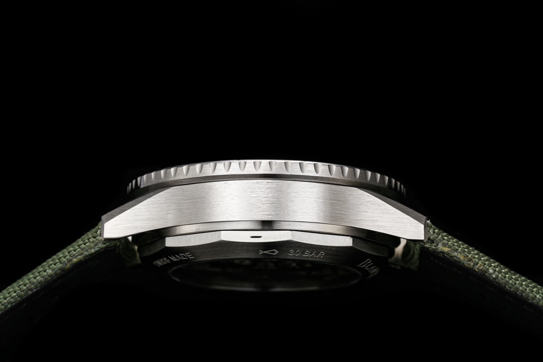 Blancpain Fifty Fathoms Bathyscaphe 43.6mm Ceramic Watch – Green Dial, Canvas Strap (Ref. 5000-0153-B52A)