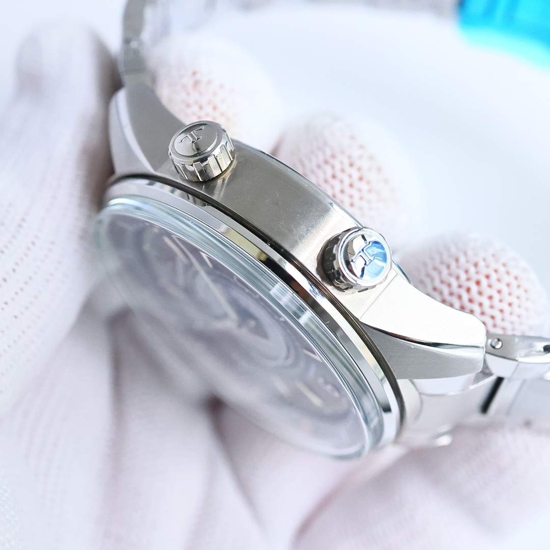 Jaeger-LeCoultre Master Ultra Thin Moon Phase Men's Dress Watch (Q1368420) - 42x13.1mm Case