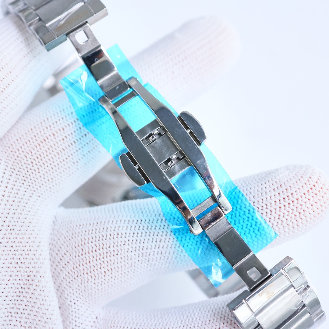 Jaeger-LeCoultre Master Ultra Thin Moon Phase Men's Dress Watch (Q1368420) - 42x13.1mm Case