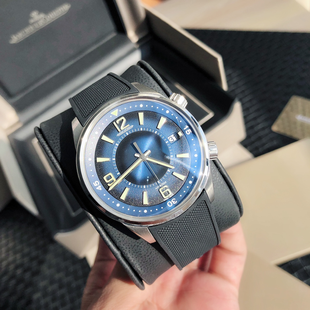 Jaeger-LeCoultre Master Series Men's Automatic Watch - Blue Dial, Stainless Steel Case, Rubber Strap, Date Function