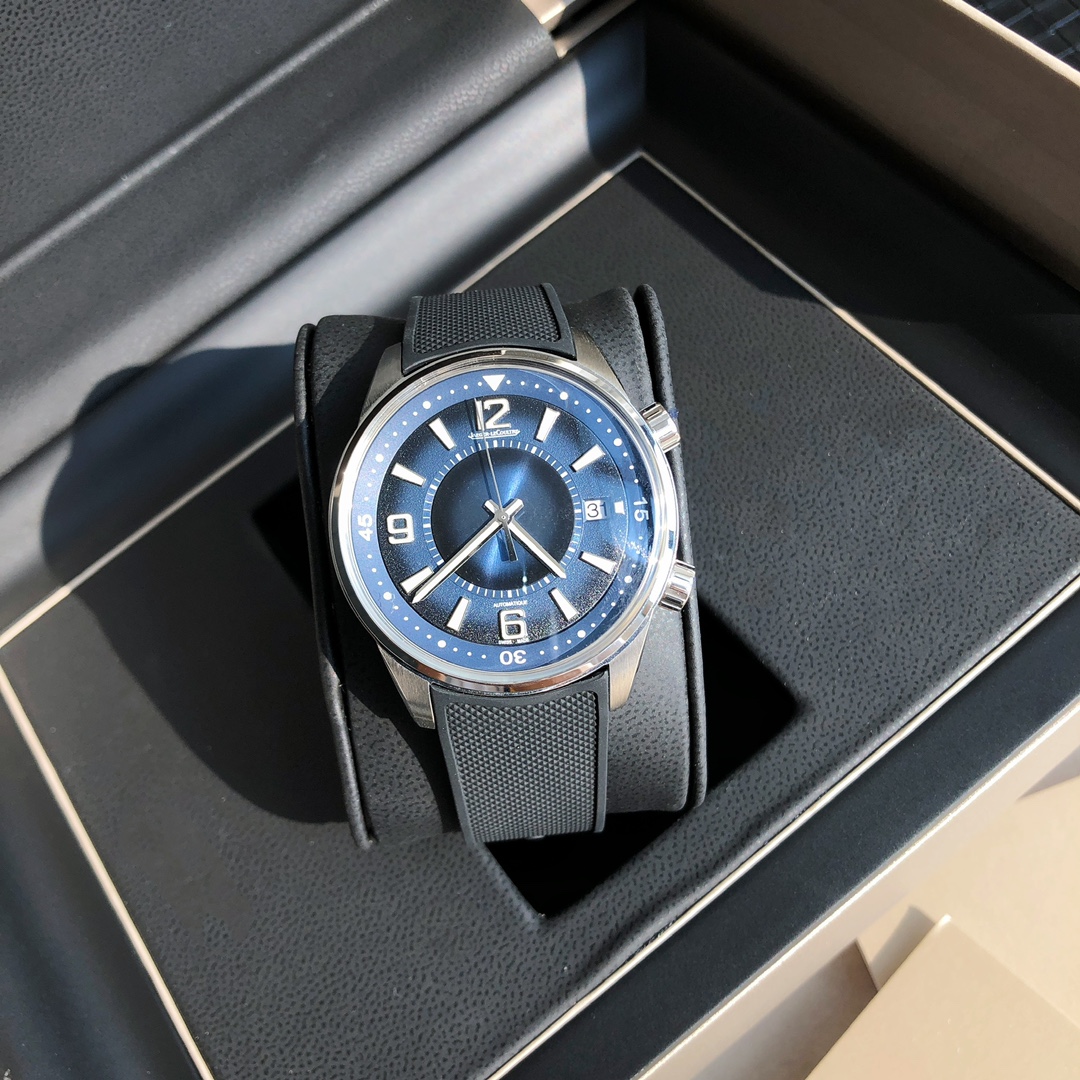 Jaeger-LeCoultre Master Series Men's Automatic Watch - Blue Dial, Stainless Steel Case, Rubber Strap, Date Function