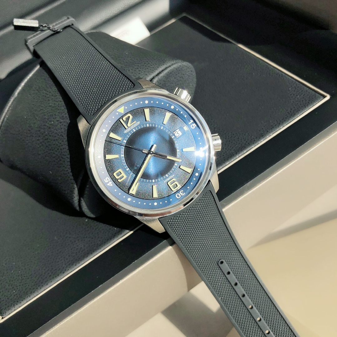 Jaeger-LeCoultre Master Series Men's Automatic Watch - Blue Dial, Stainless Steel Case, Rubber Strap, Date Function