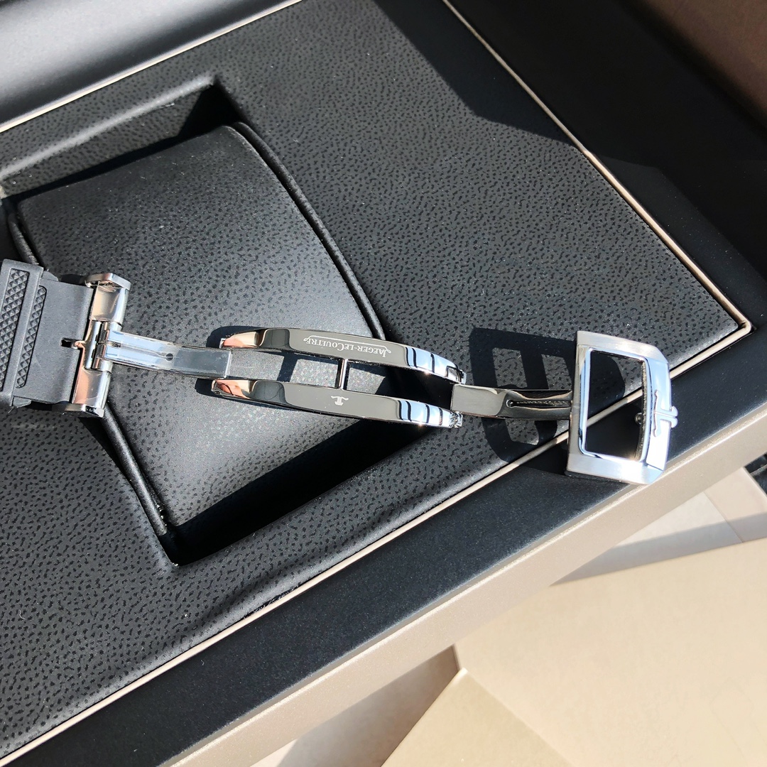 Jaeger-LeCoultre Master Series Men's Automatic Watch - Blue Dial, Stainless Steel Case, Rubber Strap, Date Function