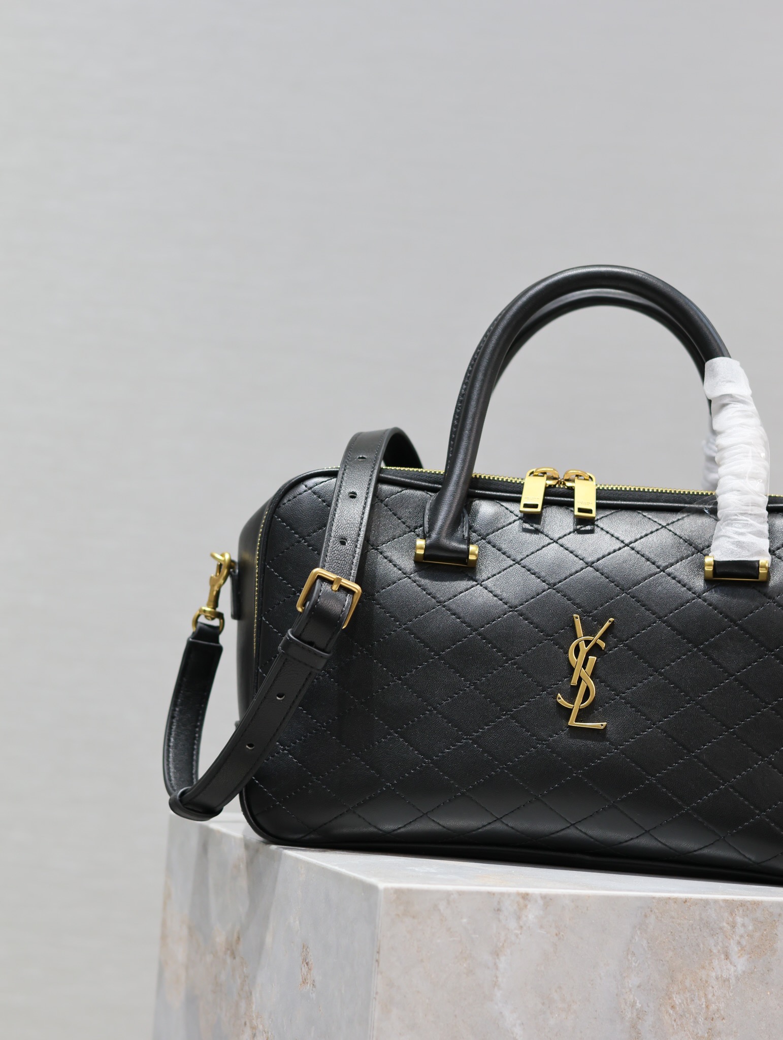 YSL【Black】 New Liya Vintage Luggage Bag｜Bowling Bag Style No.: 766785 Dimensions: 31x16x13cm