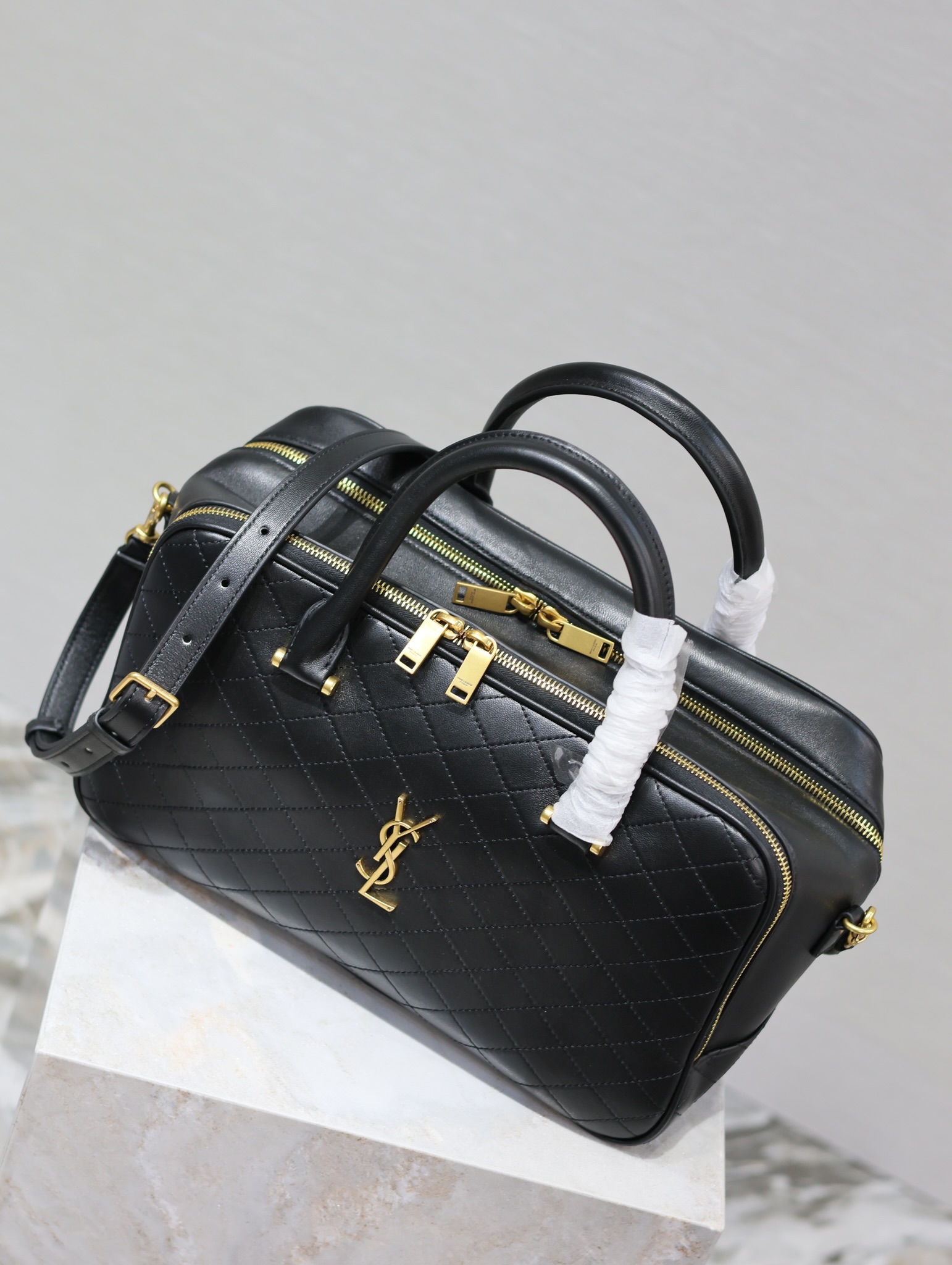 YSL【Black】 New Liya Vintage Luggage Bag｜Bowling Bag Style No.: 766785 Dimensions: 31x16x13cm