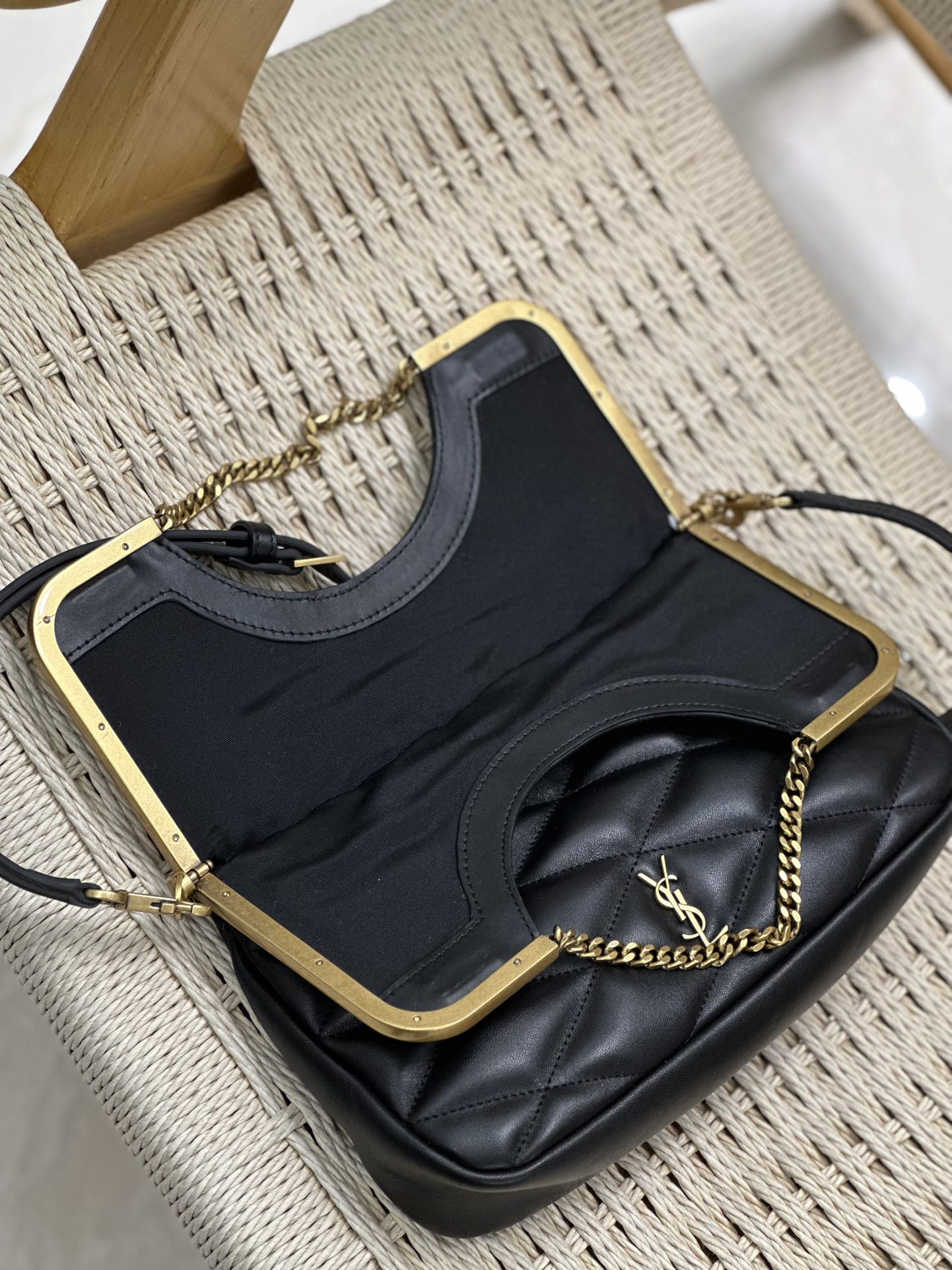 YSL   LE 87 Lambskin Metal Flap Bag Style Number: 754001 Folded Dimensions: 26x13x5cm Unfolded Dimensions: 26x26.5x5cm