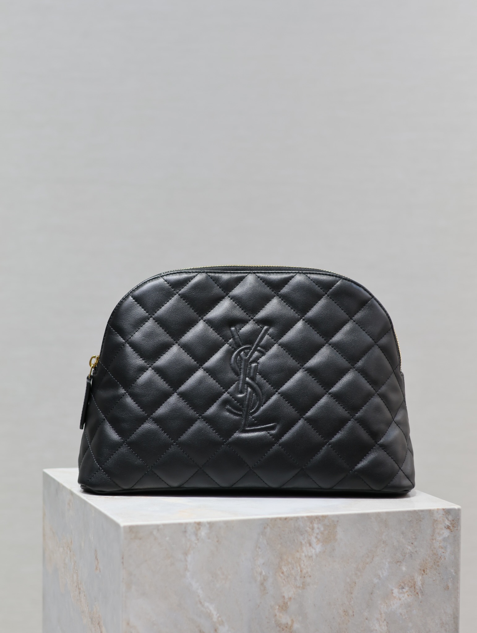 YSL Black LE CASSANDRE New Makeup Bag Style Number: 736010 Dimensions: 30×20×11cm