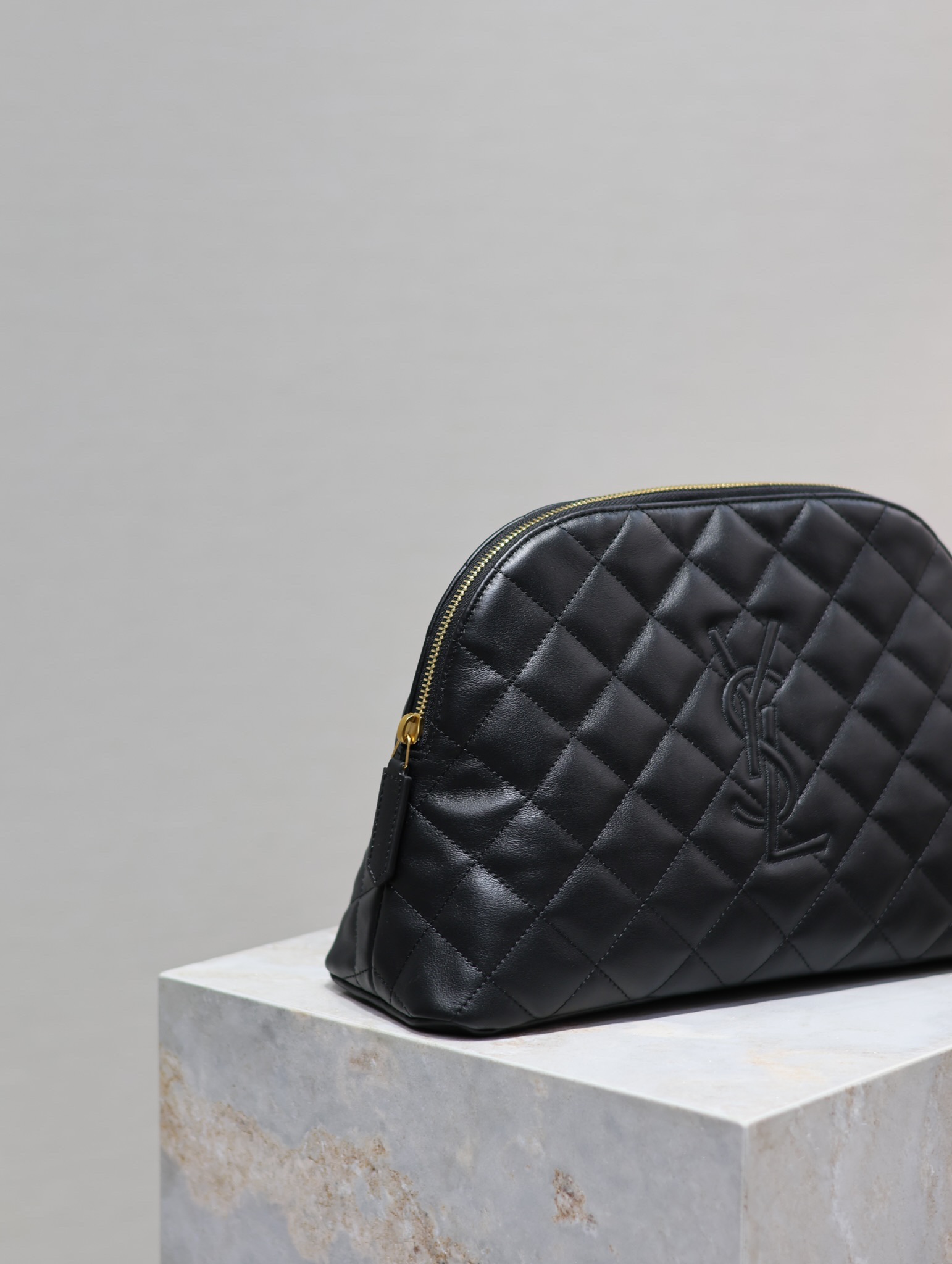 YSL Black LE CASSANDRE New Makeup Bag Style Number: 736010 Dimensions: 30×20×11cm
