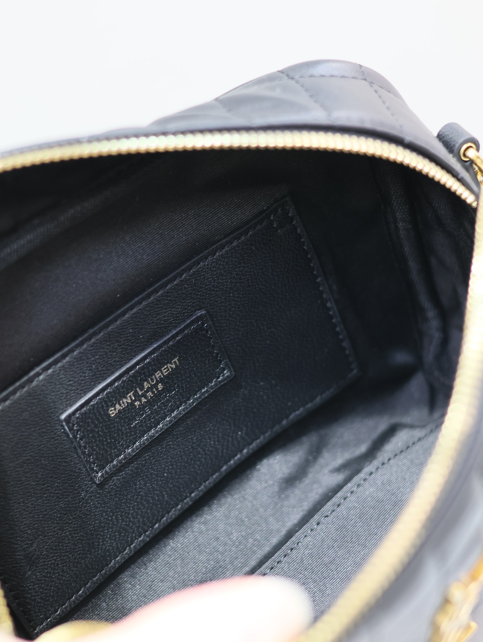 YSL  【Black】LE CASSANDRE MATELASSÉ CARRÉ Lambskin Camera Bag Dimensions: 19.5 × 14 × 4 cm Model: 764809