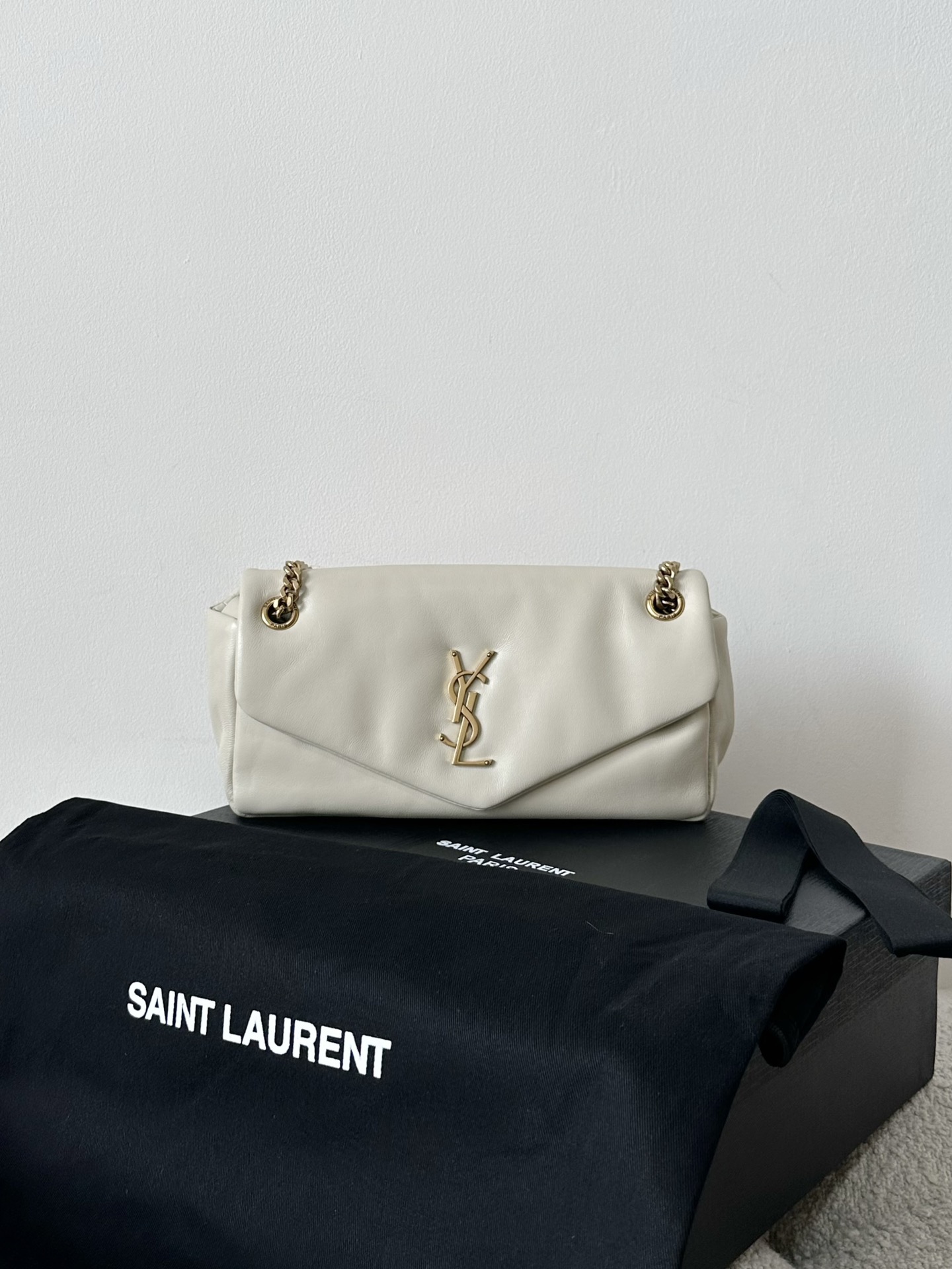 YSL Calypso Lambskin Chain Shoulder Bag/Underarm Bag Platinum 734153m Dimensions: 26×14×7cm