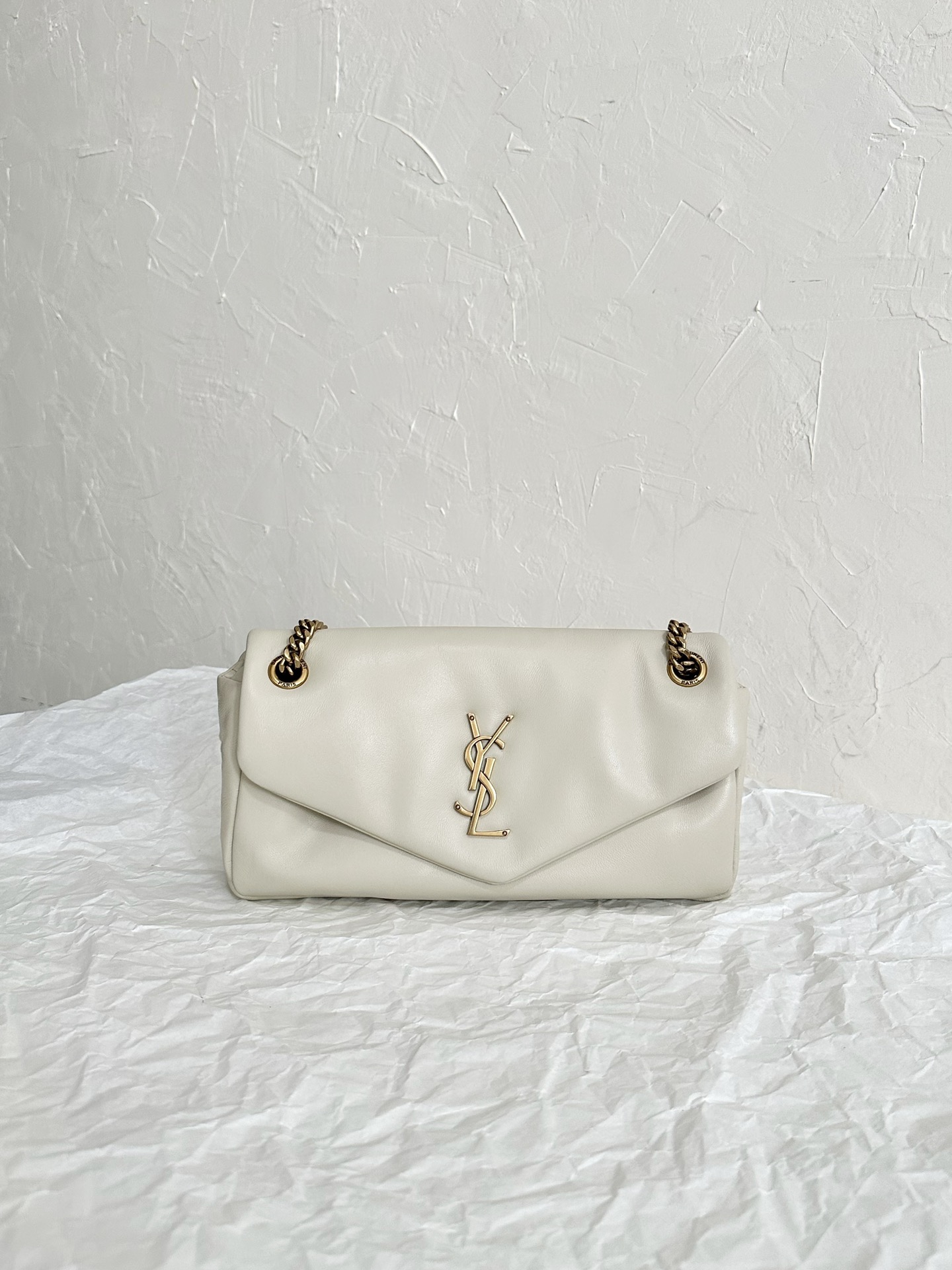 YSL Calypso Lambskin Chain Shoulder Bag/Underarm Bag Platinum 734153m Dimensions: 26×14×7cm