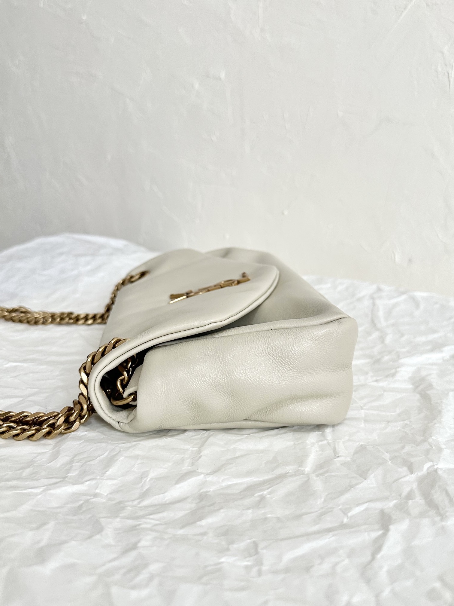 YSL Calypso Lambskin Chain Shoulder Bag/Underarm Bag Platinum 734153m Dimensions: 26×14×7cm