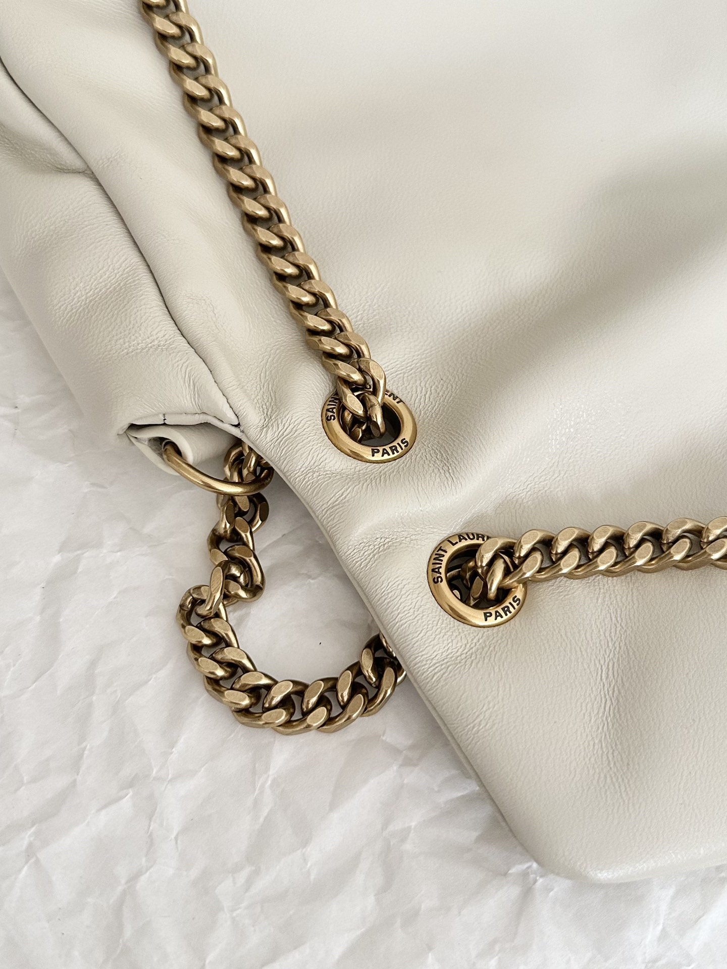 YSL Calypso Lambskin Chain Shoulder Bag/Underarm Bag Platinum 734153m Dimensions: 26×14×7cm