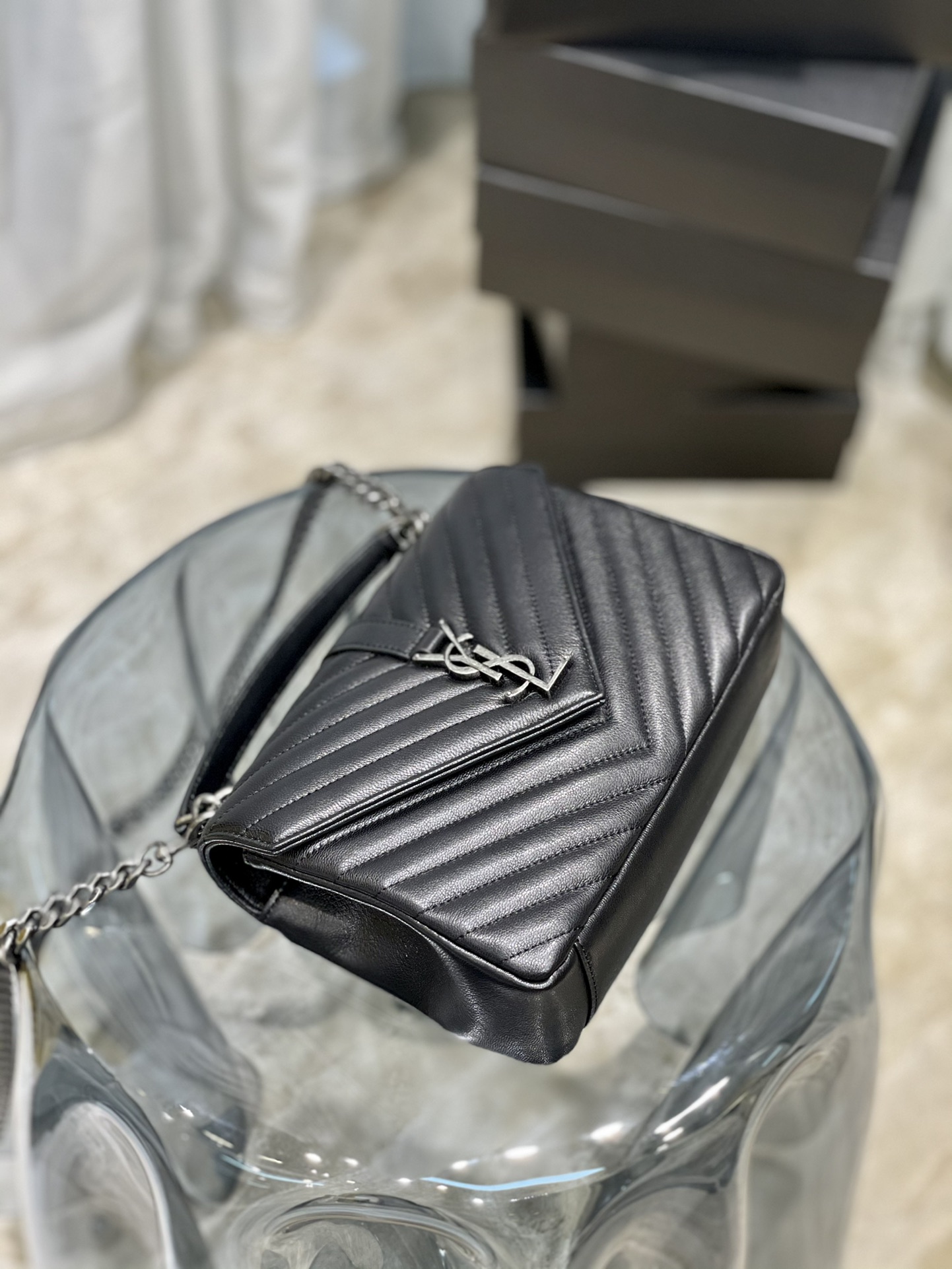 YSL   #Monogram College# Black with Silver Buckle_24cm Model: 392737 Dimensions: 24x17x6cm