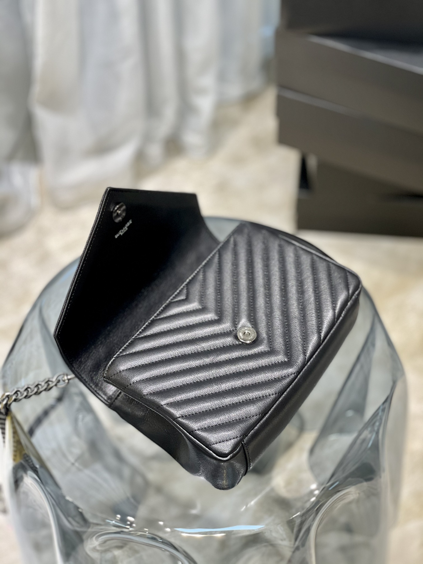 YSL   #Monogram College# Black with Silver Buckle_24cm Model: 392737 Dimensions: 24x17x6cm