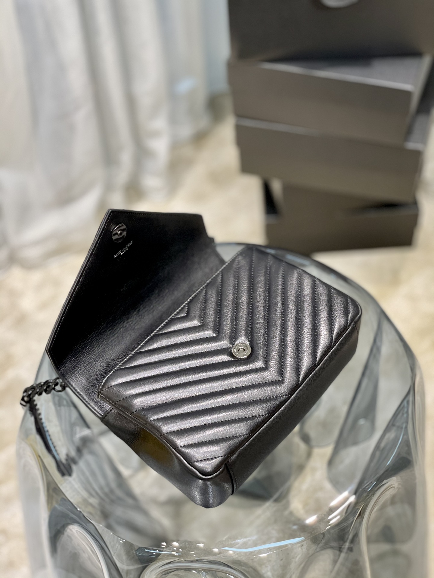 YSL #Monogram College Black with black buckle_24cm Model: 392737 Dimensions: 24x17x6cm