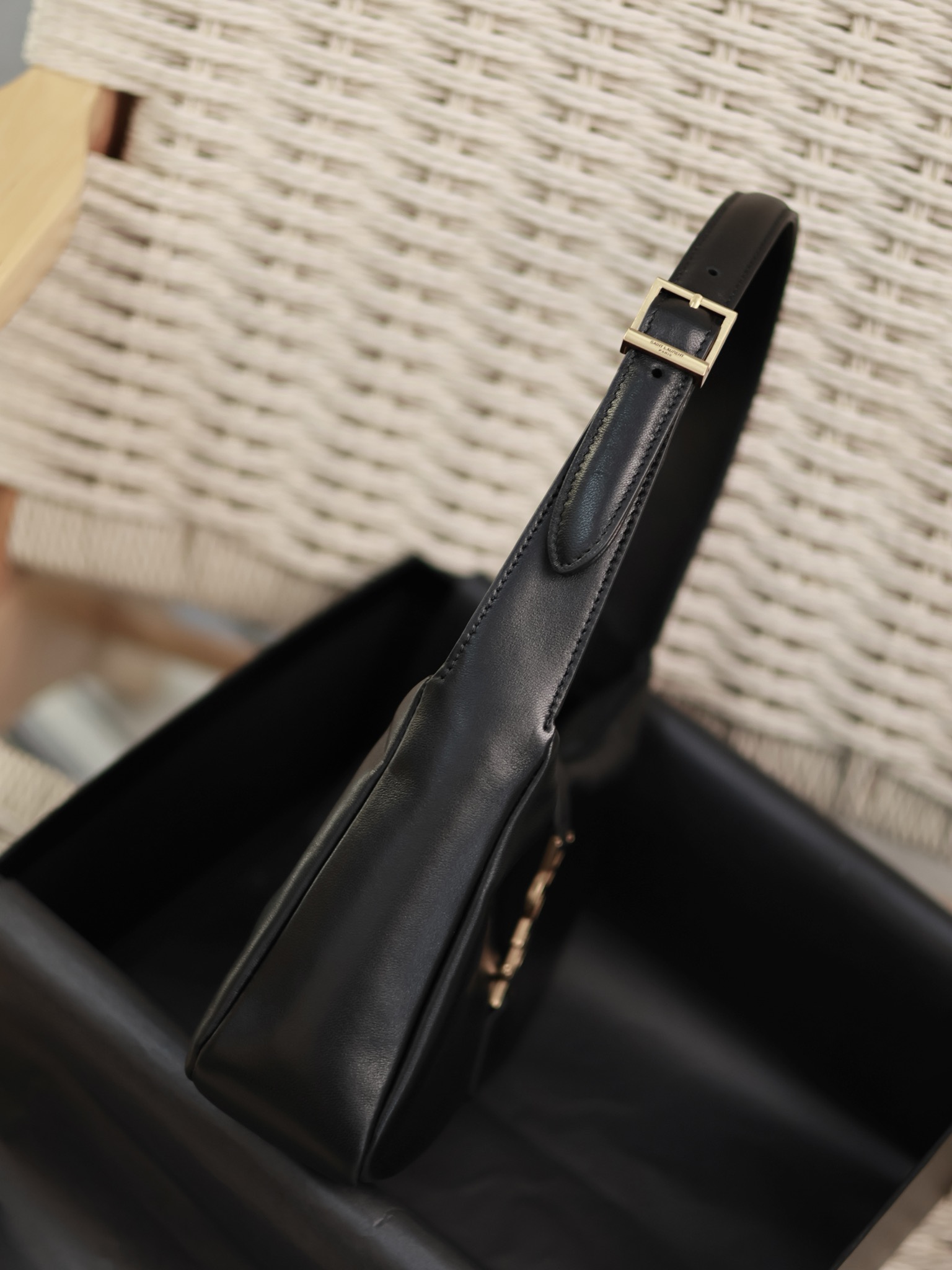 YSL Black Lambskin with Gold Hardware Underarm Bag Le5A7 Style Number: 657228 Dimensions: 25 x 14 x 6 cm