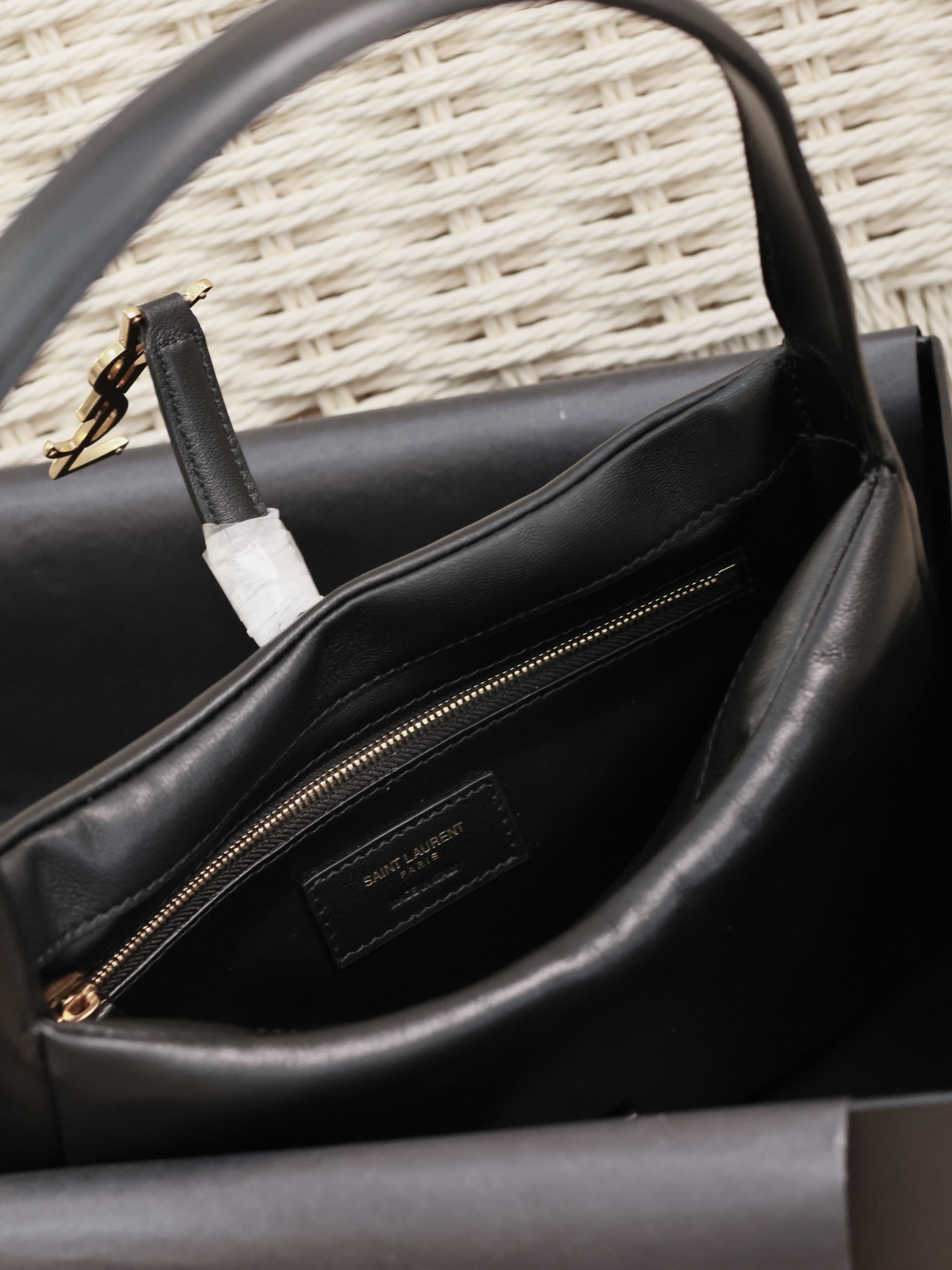 YSL Black Lambskin with Gold Hardware Underarm Bag Le5A7 Style Number: 657228 Dimensions: 25 x 14 x 6 cm