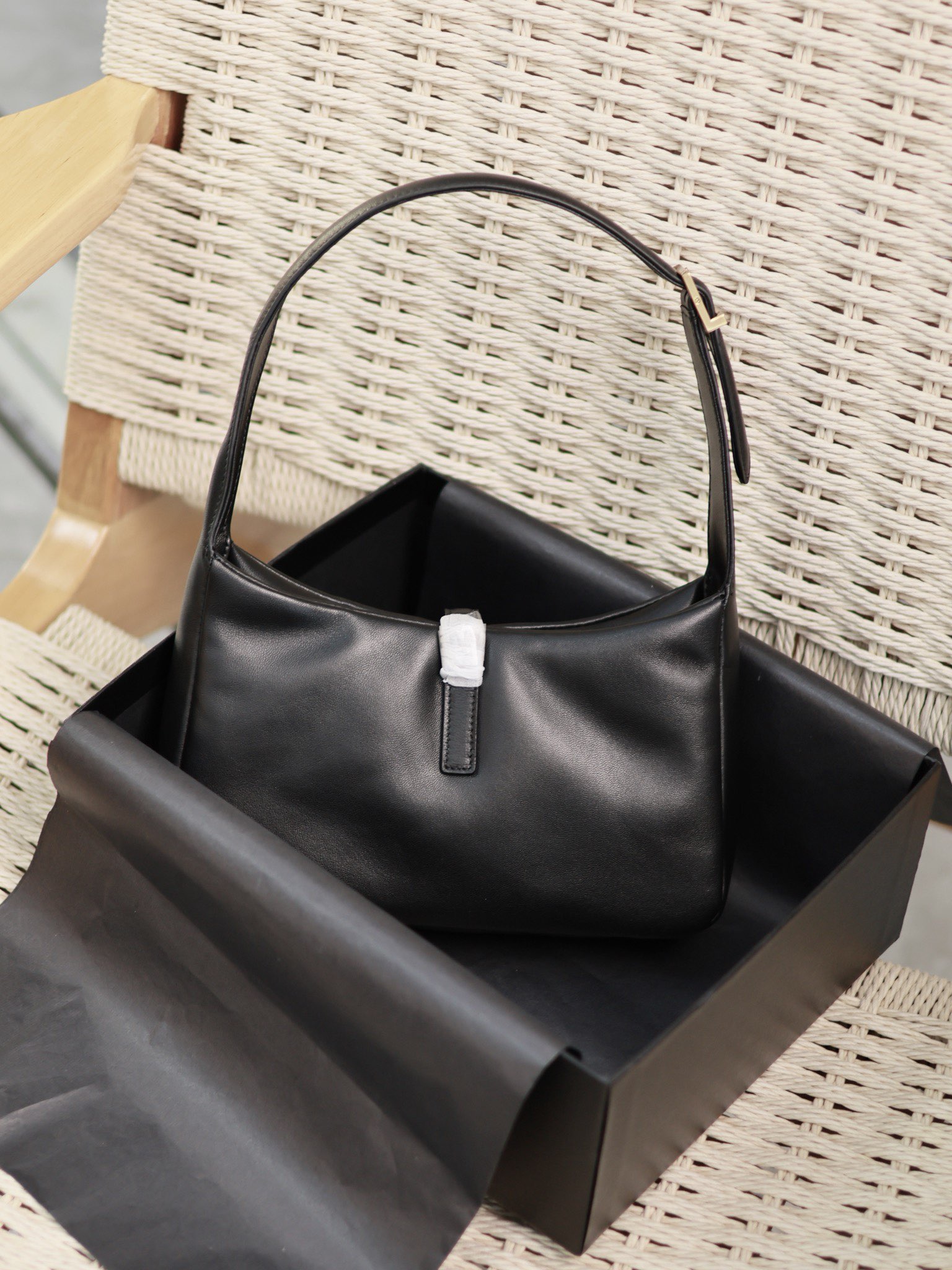 YSL Black Lambskin with Gold Hardware Underarm Bag Le5A7 Style Number: 657228 Dimensions: 25 x 14 x 6 cm