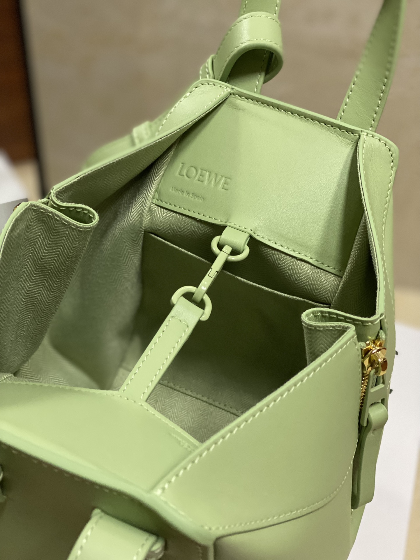 Loewe 1202 Light Green Hammock Handbag  0.760 Size: 19.5*14.
