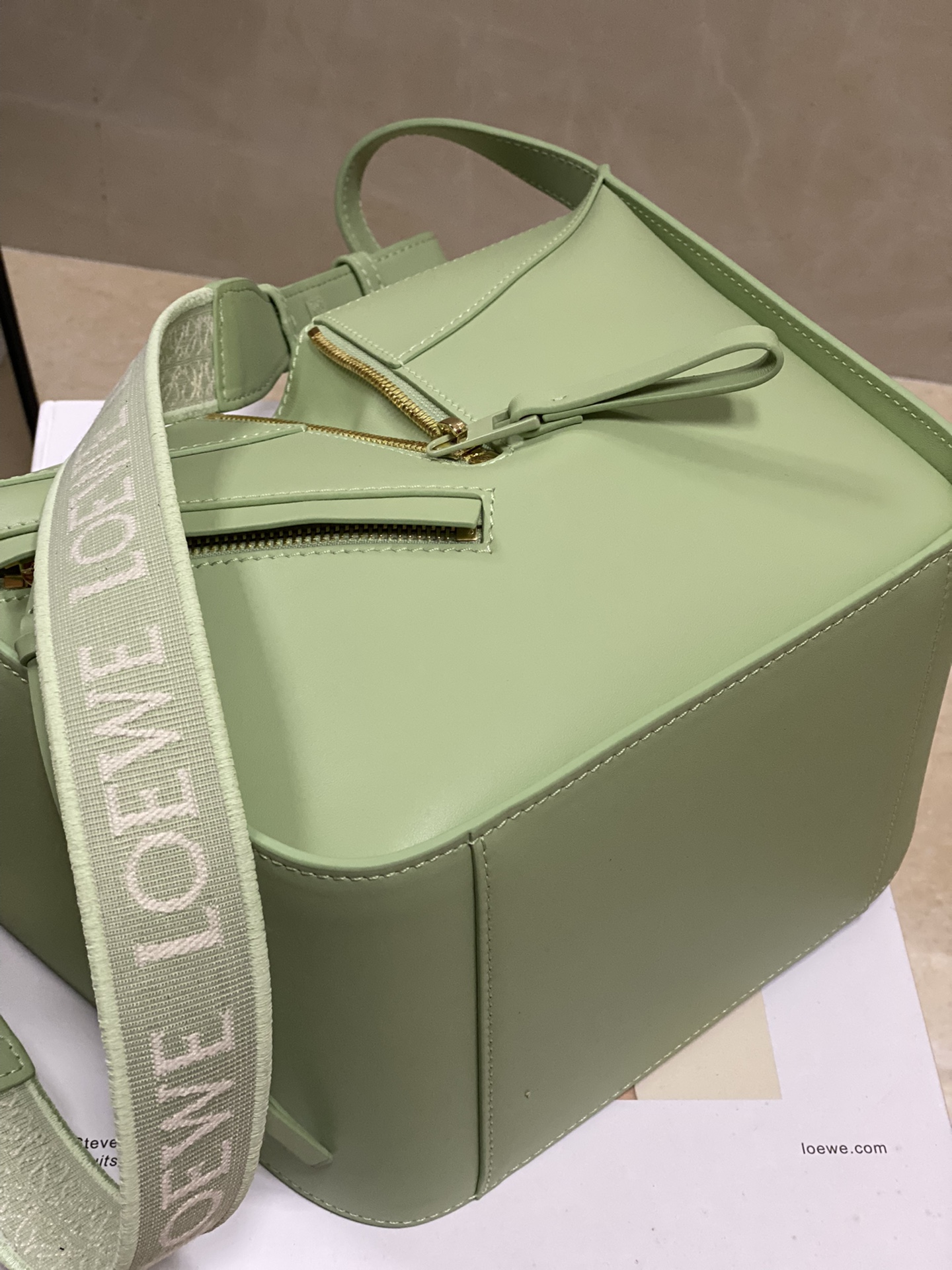 Loewe 1202 Light Green Hammock Handbag  0.760 Size: 19.5*14.