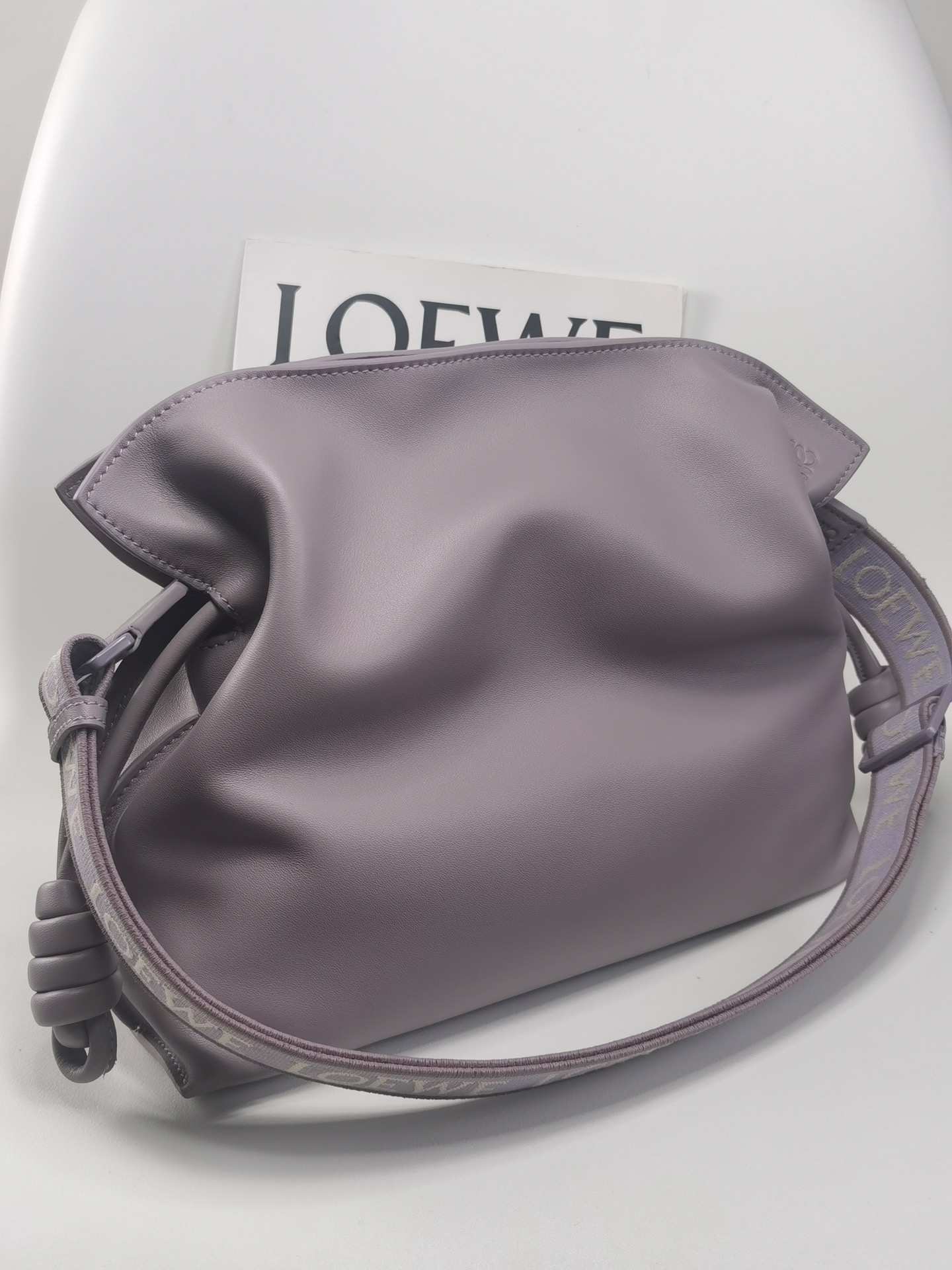 Loewe Model 11048 Size: 30 x 24.5 x 10.5 cm