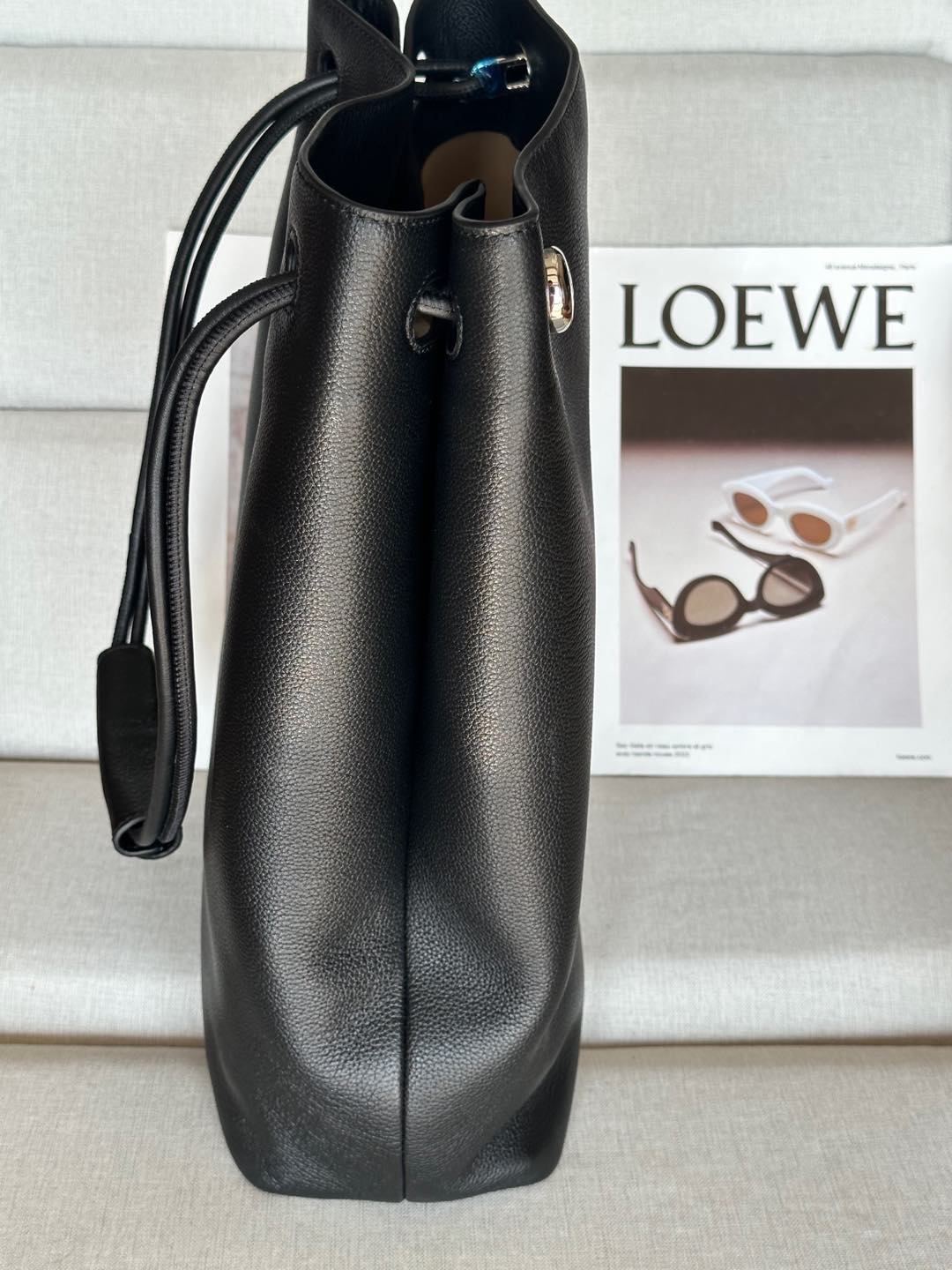 Loewe Large 9530 0.820 Dimensions: 27.5*11.5*40