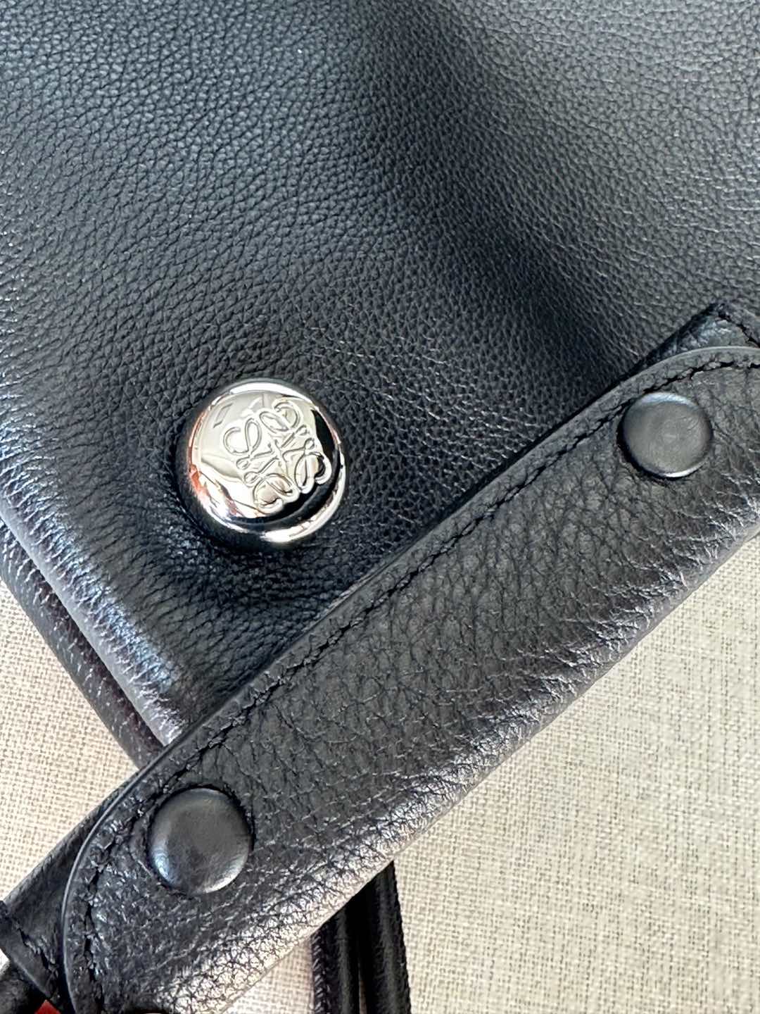 Loewe Large 9530 0.820 Dimensions: 27.5*11.5*40