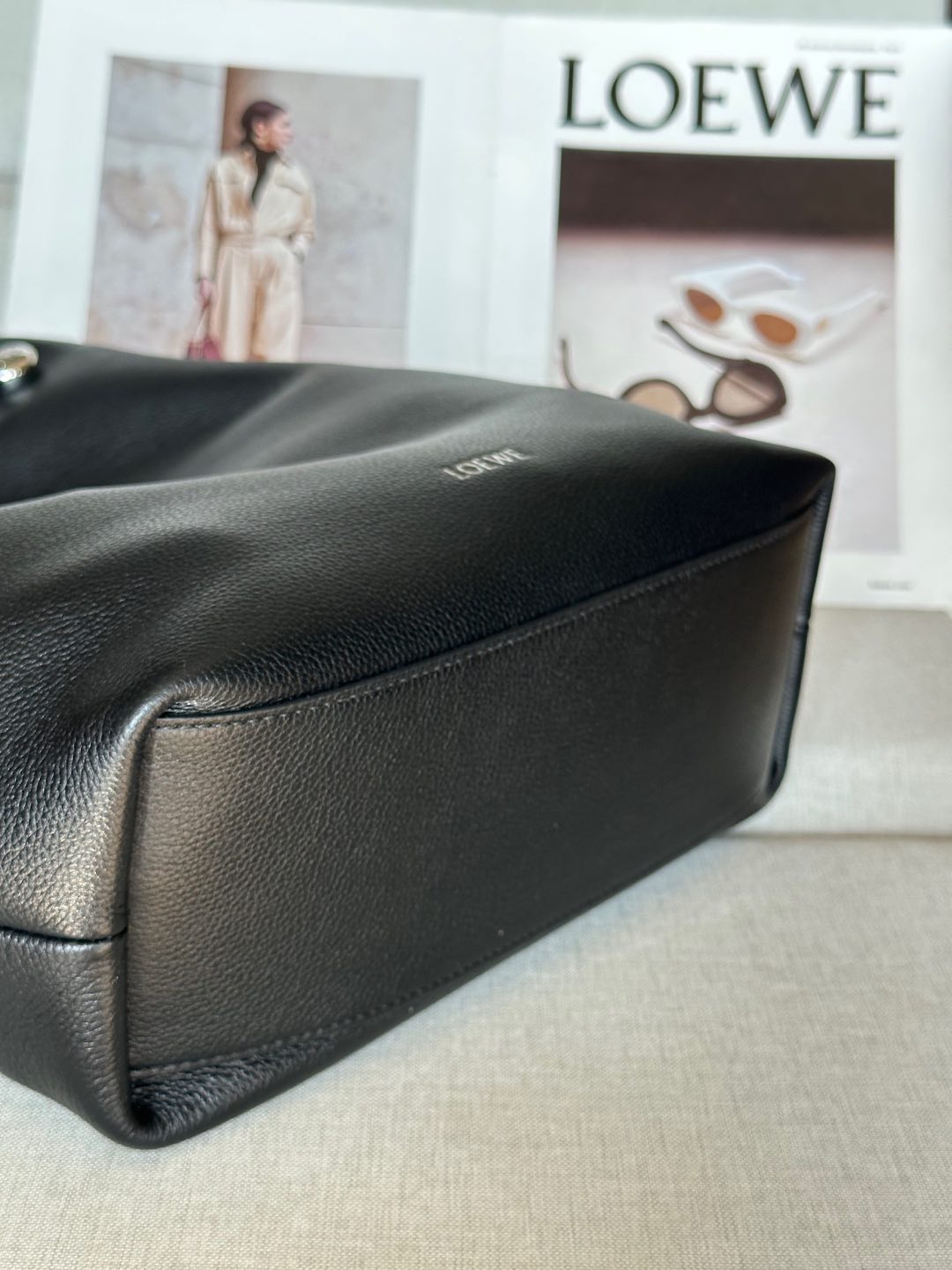 Loewe Large 9530 0.820 Dimensions: 27.5*11.5*40