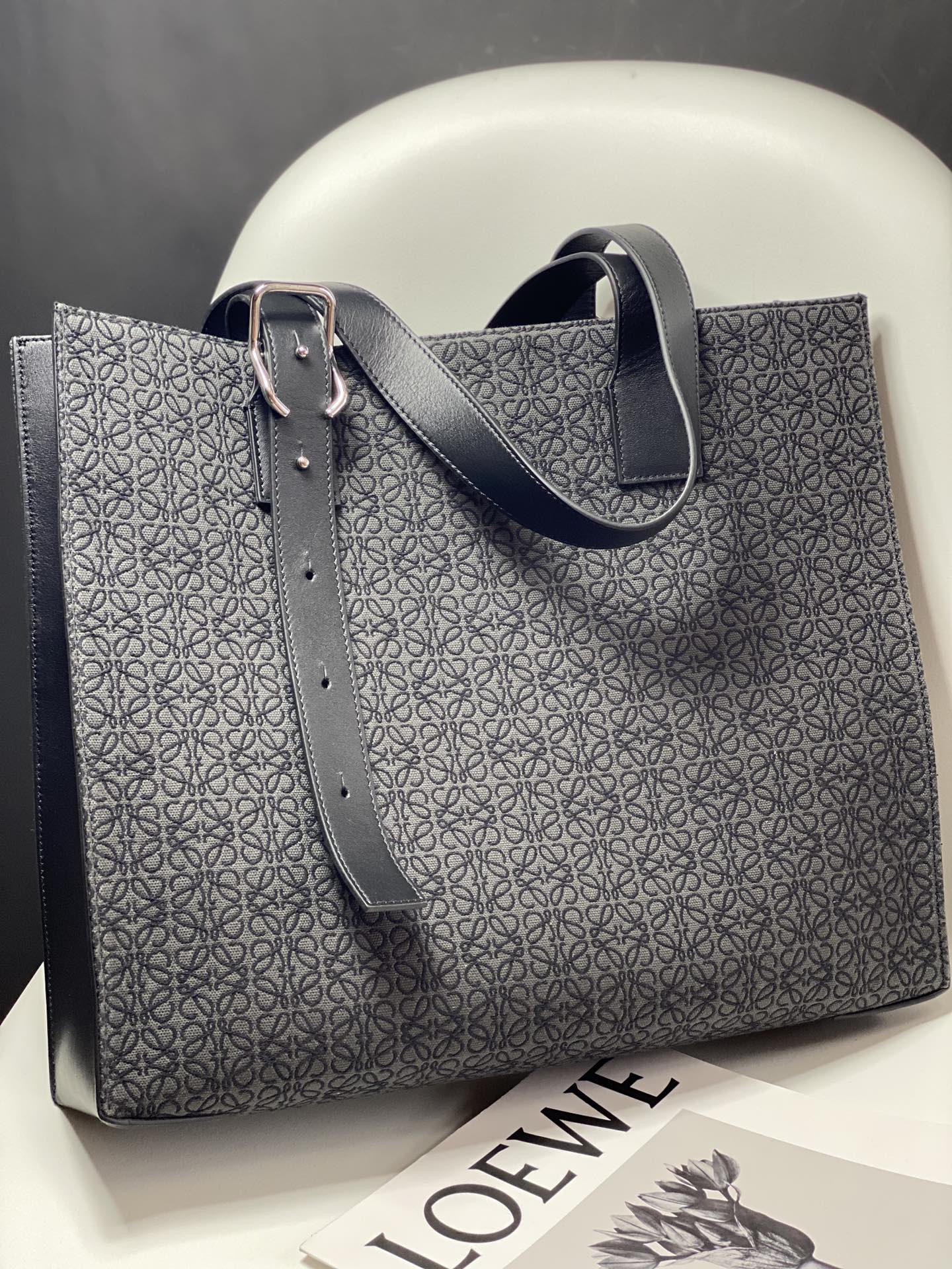 Loewe Buckle Horizontal Tote Model 3074 0.680 Dimensions: 38.7 cm (W) x 32.9 cm (H) x 9.2 cm (D)