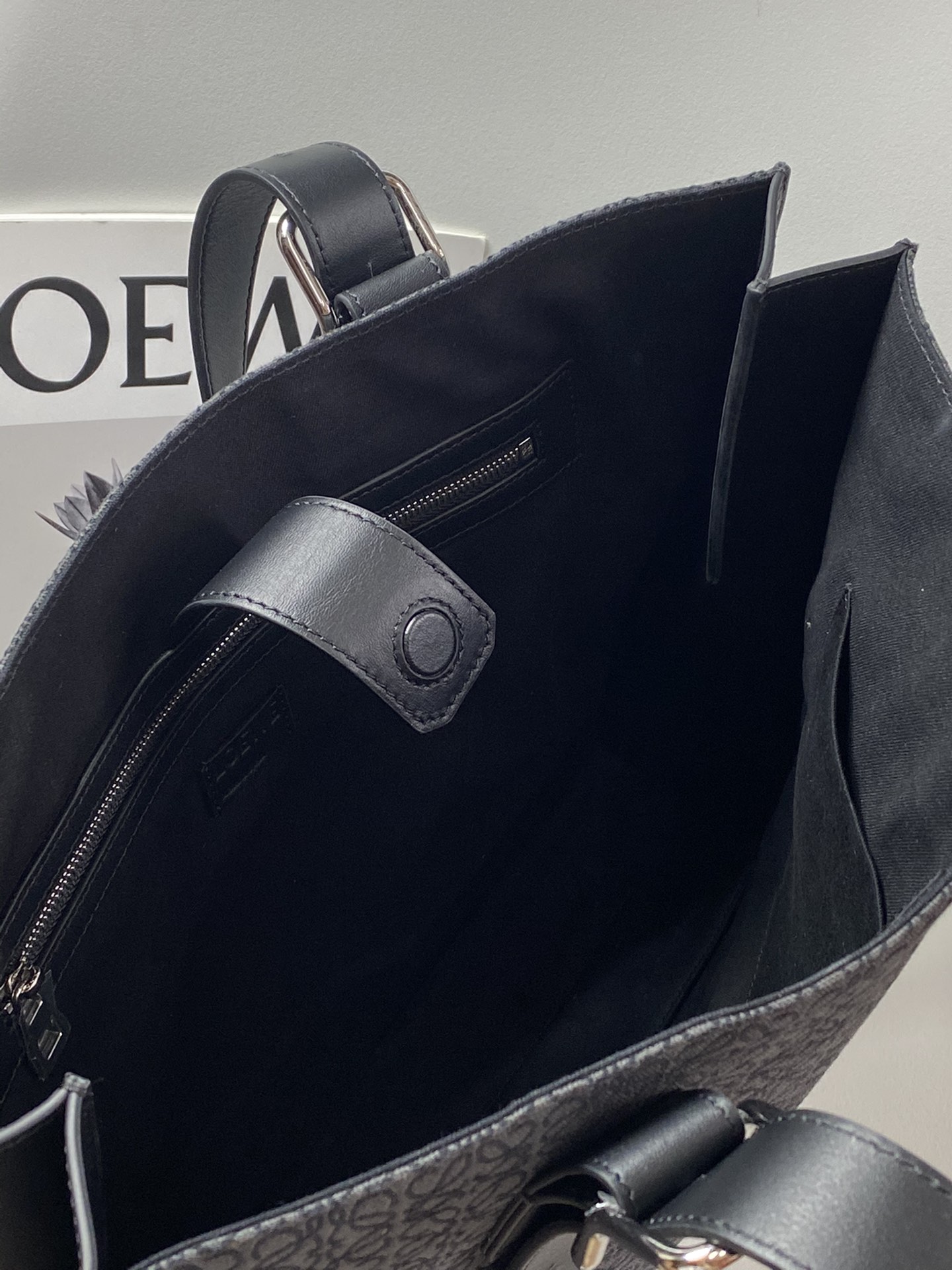 Loewe Buckle Horizontal Tote Model 3074 0.680 Dimensions: 38.7 cm (W) x 32.9 cm (H) x 9.2 cm (D)