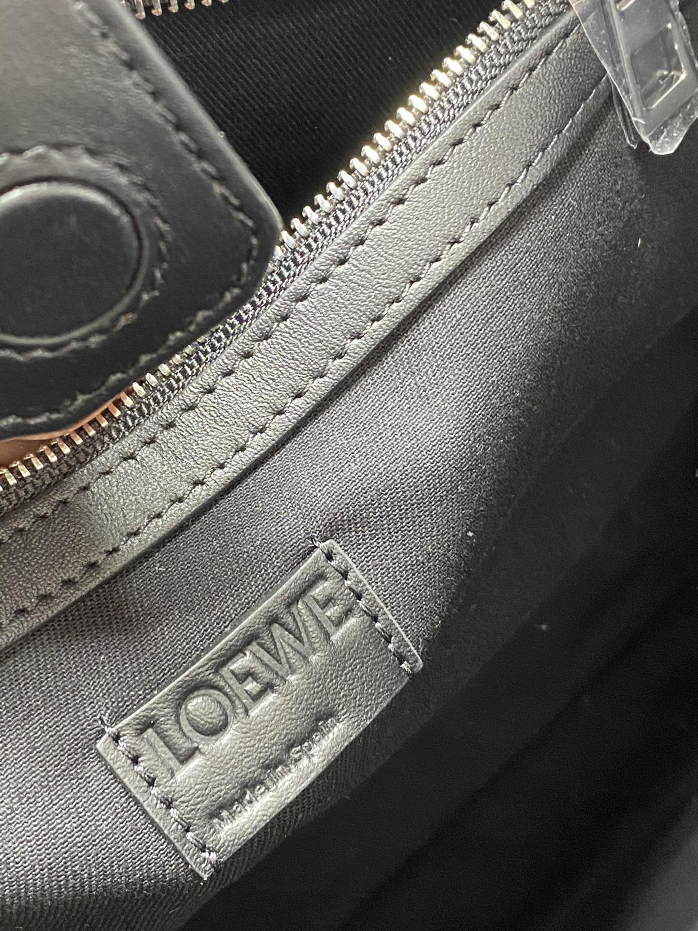 Loewe Buckle Horizontal Tote Model 3074 0.680 Dimensions: 38.7 cm (W) x 32.9 cm (H) x 9.2 cm (D)