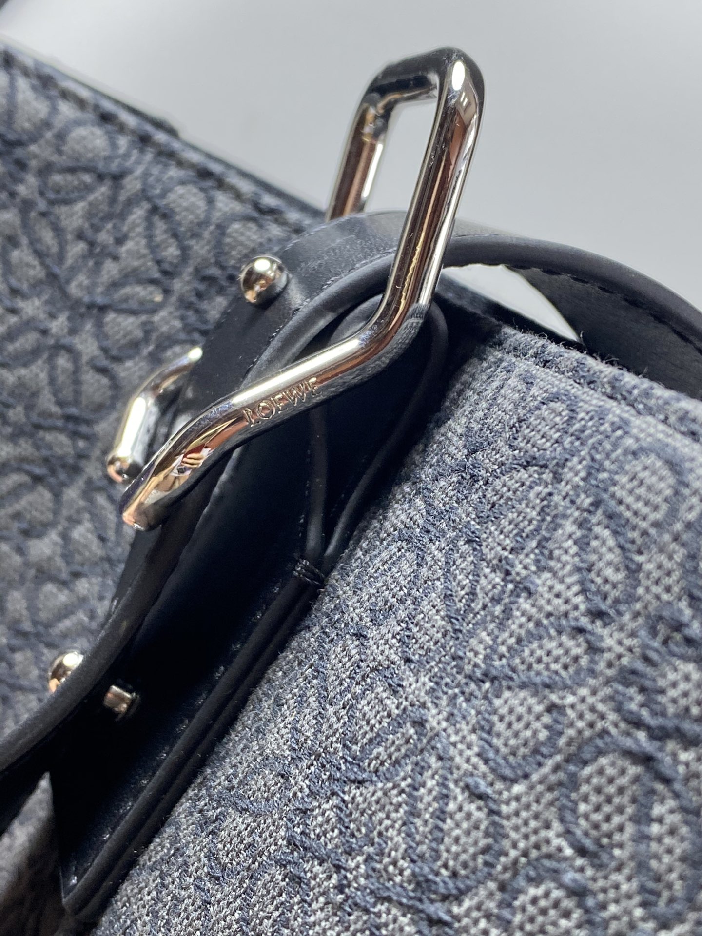 Loewe Buckle Horizontal Tote Model 3074 0.680 Dimensions: 38.7 cm (W) x 32.9 cm (H) x 9.2 cm (D)