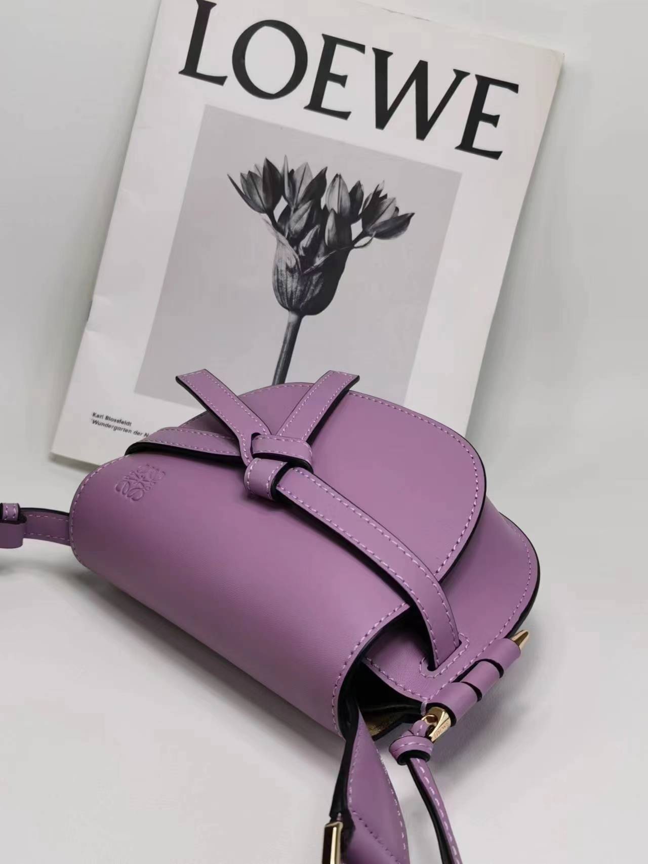 Loewe Purple 56t21s Size: 21x12.5x9.5cm 