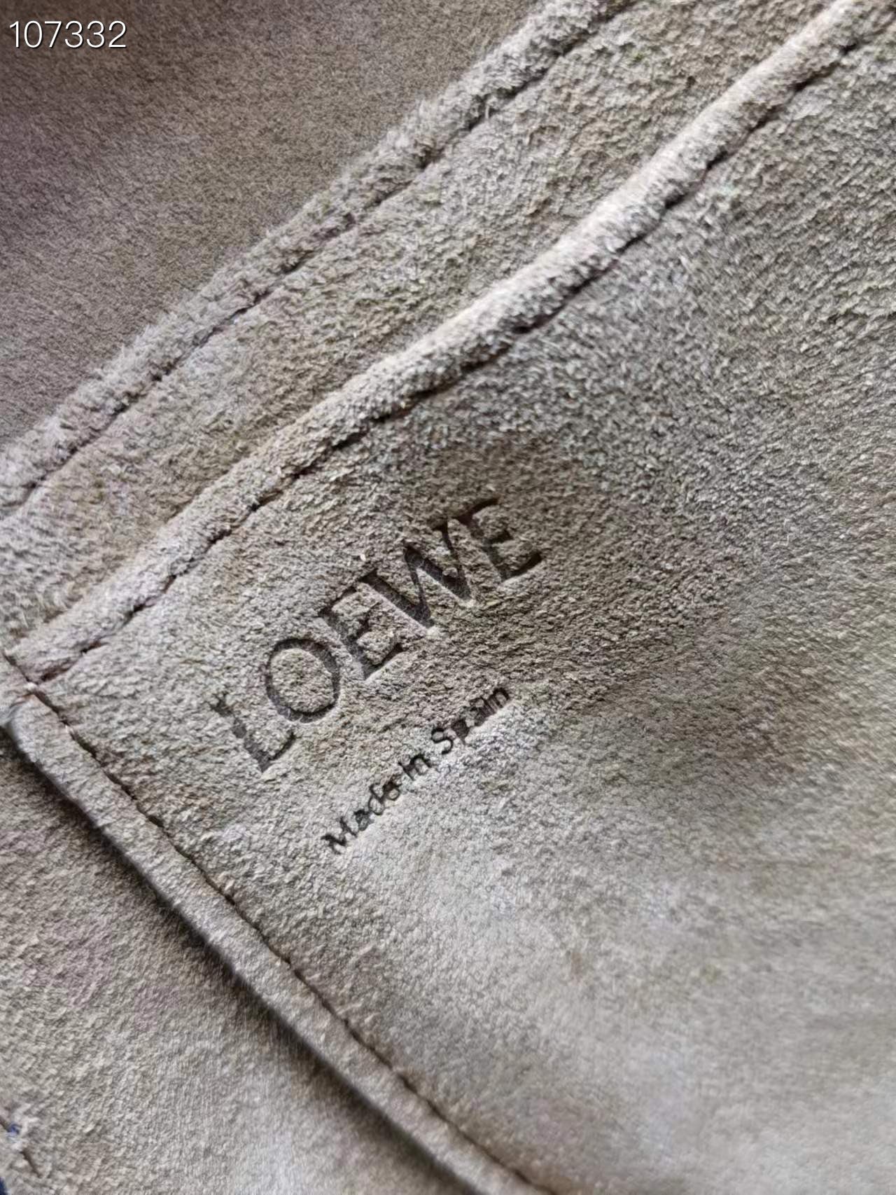 Loewe Purple 56t21s Size: 21x12.5x9.5cm 