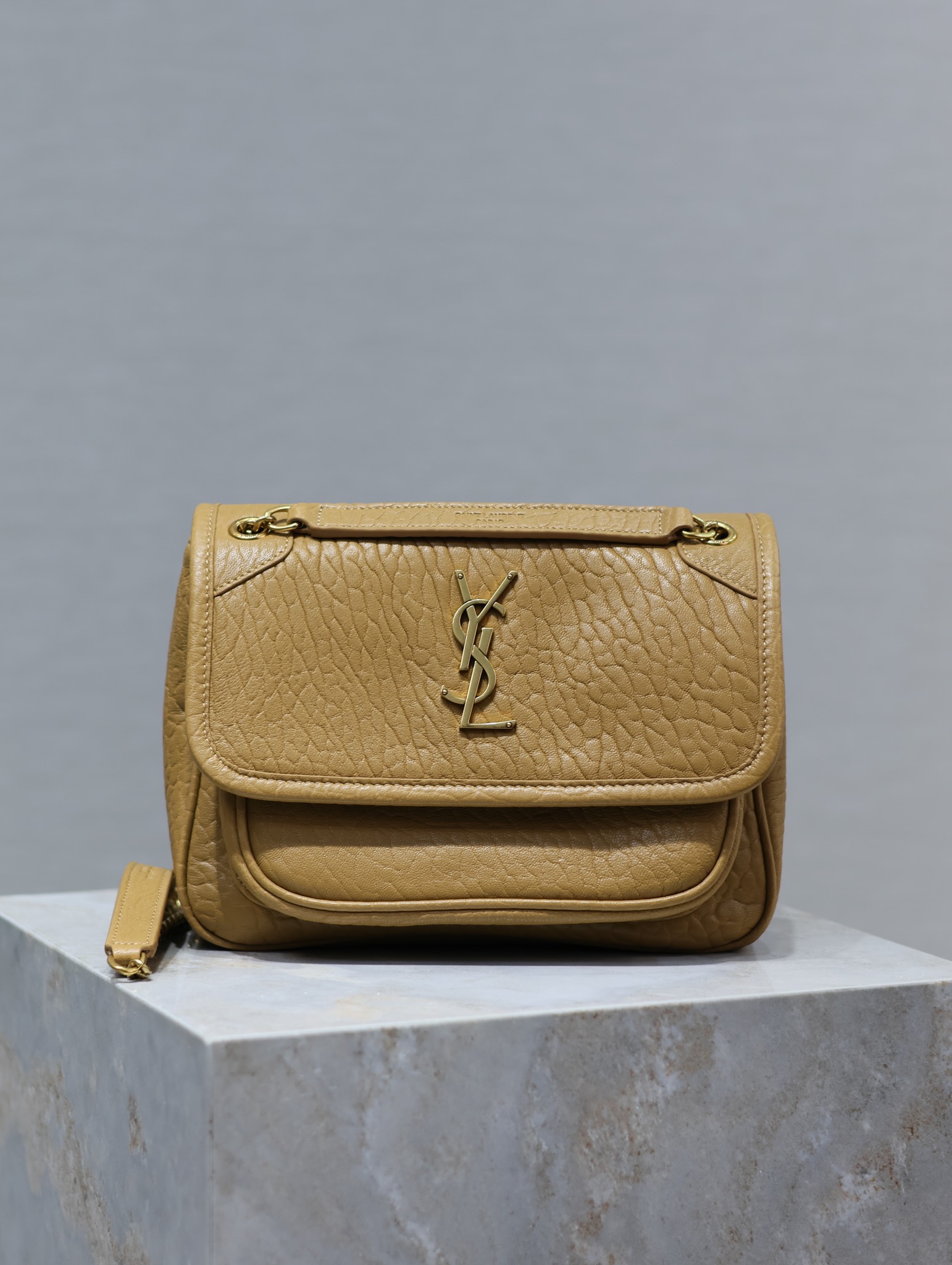YSL Niki 22cm Earth-Tone Elephant Print with Gold Buckle Style Number: 633151 Dimensions: 22 × 16.5 × 12 cm