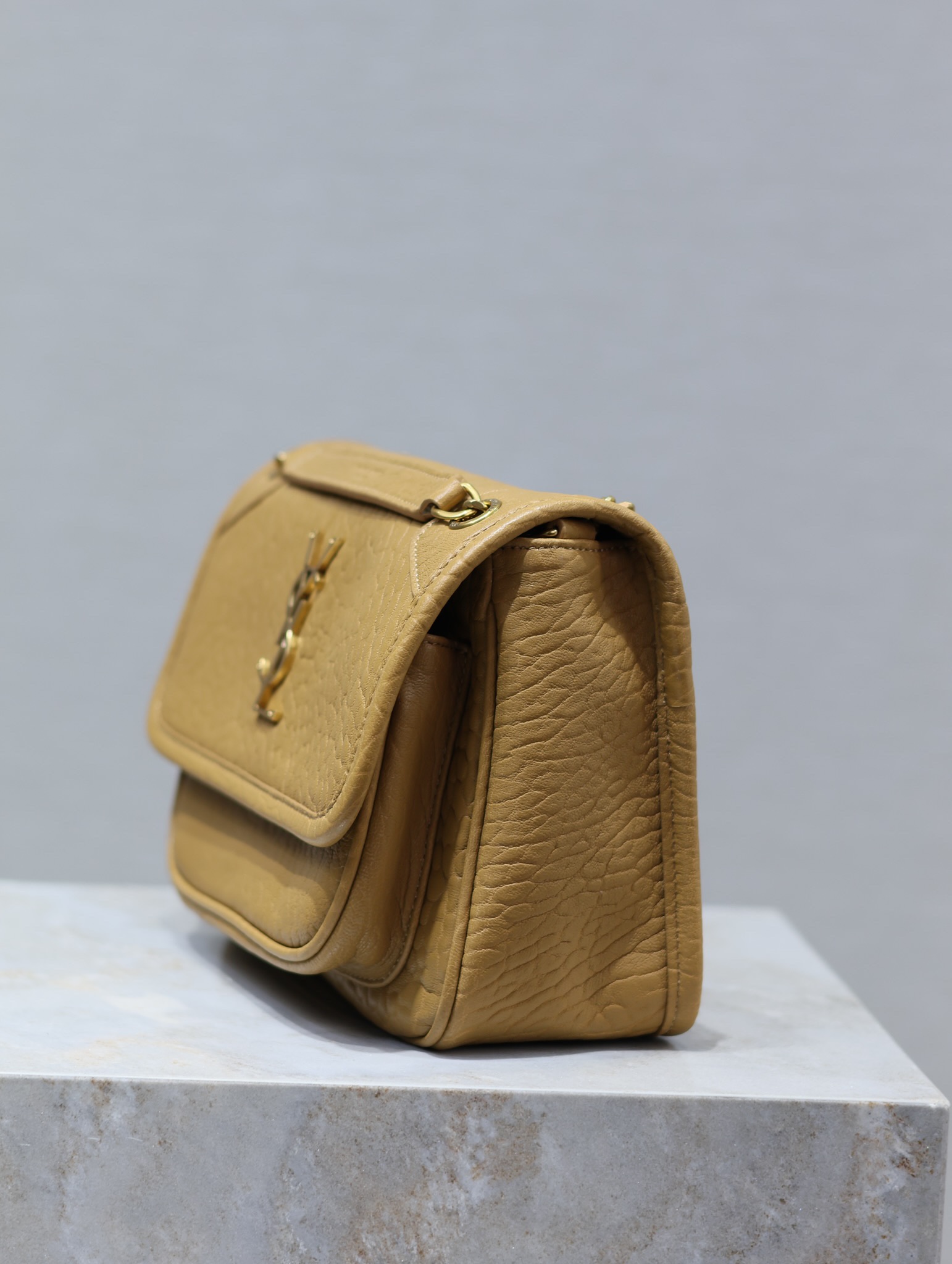 YSL Niki 22cm Earth-Tone Elephant Print with Gold Buckle Style Number: 633151 Dimensions: 22 × 16.5 × 12 cm