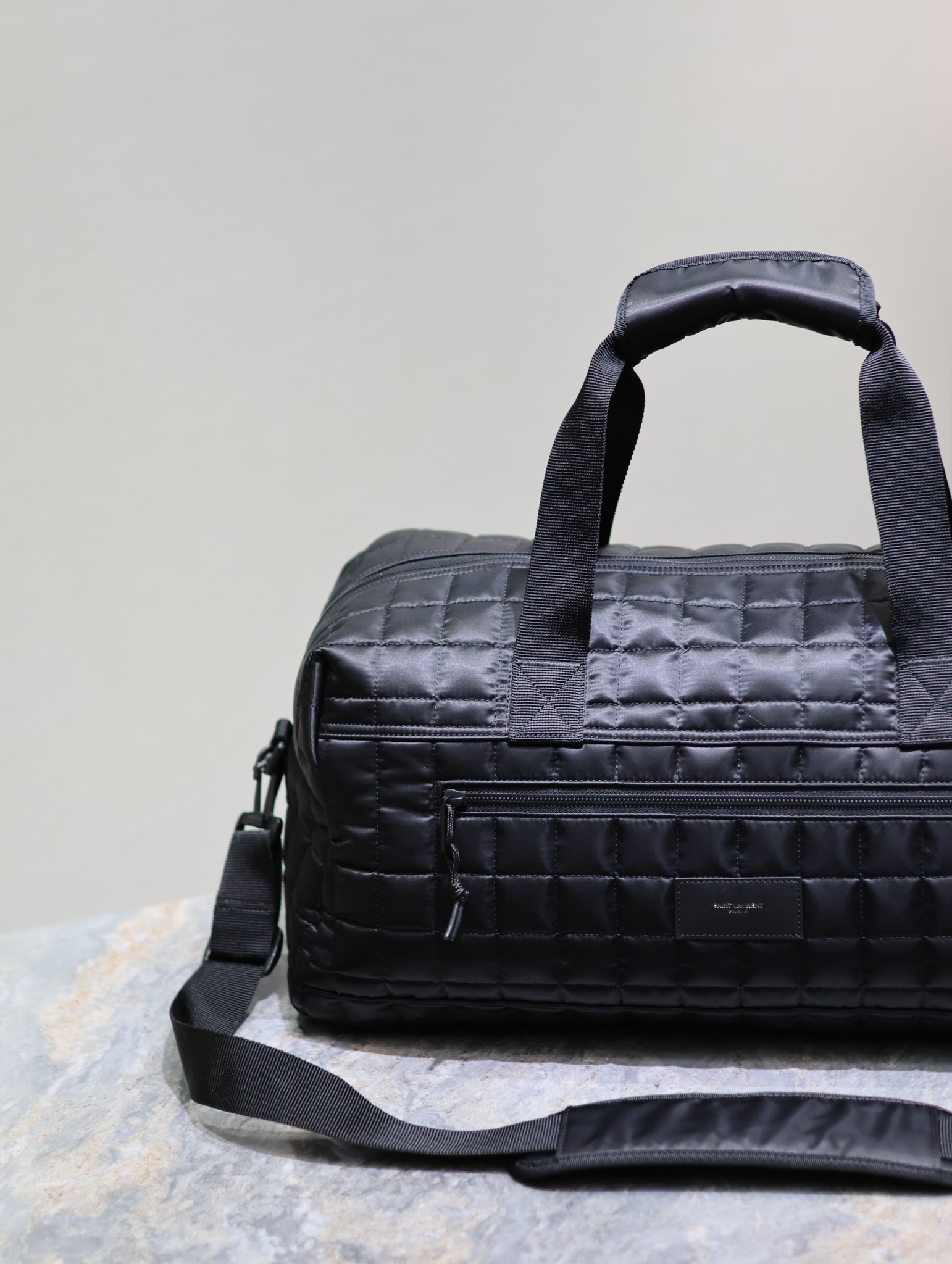 YSL Checked Nylon Travel Tote Model: 581374-1 Dimensions: 50×26cm Handle Length: 18cm