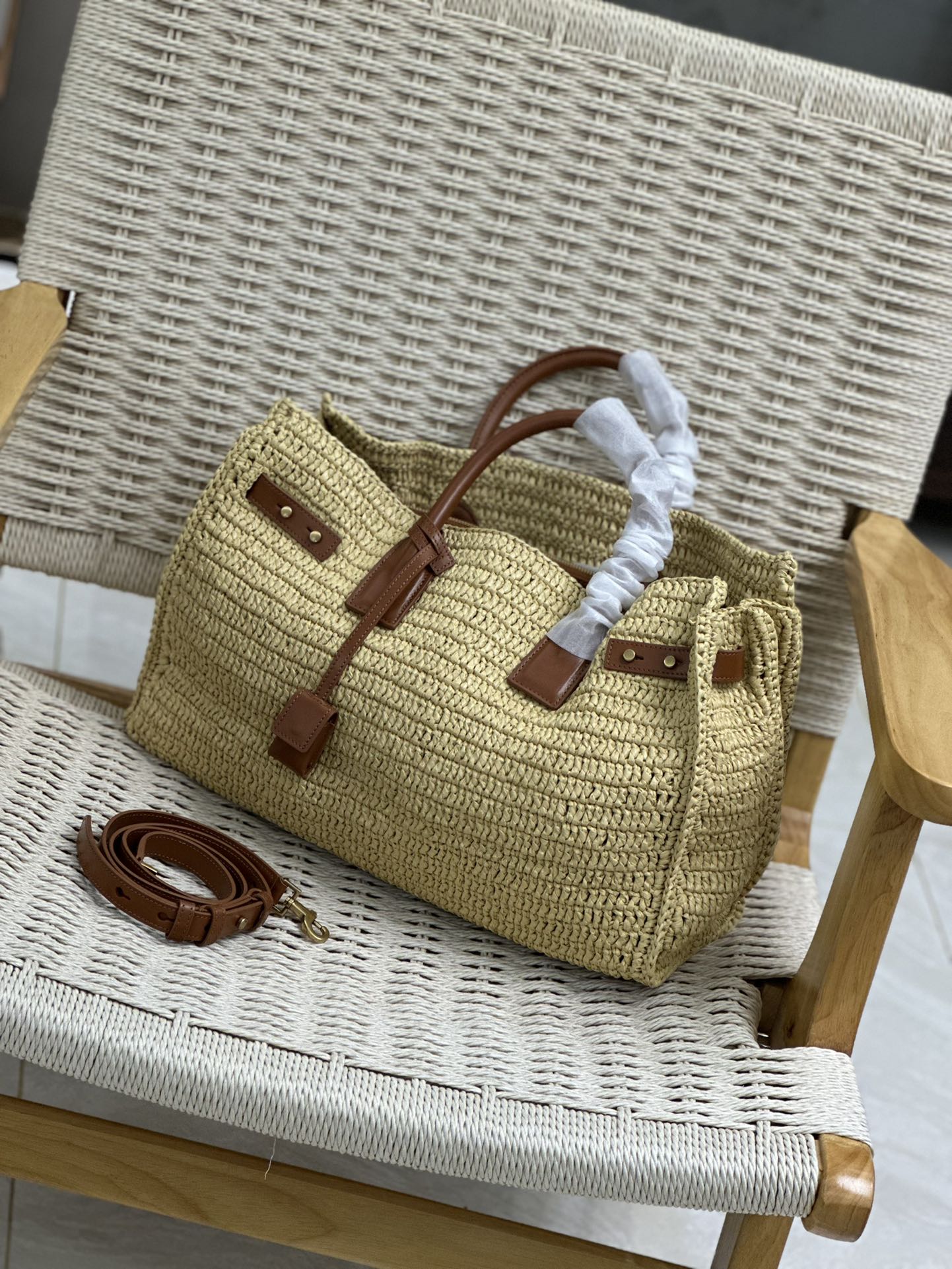 YSL Sac de Jour Raffia Woven Accordion Bag Dimensions: 41×28×13cm Model: 717445