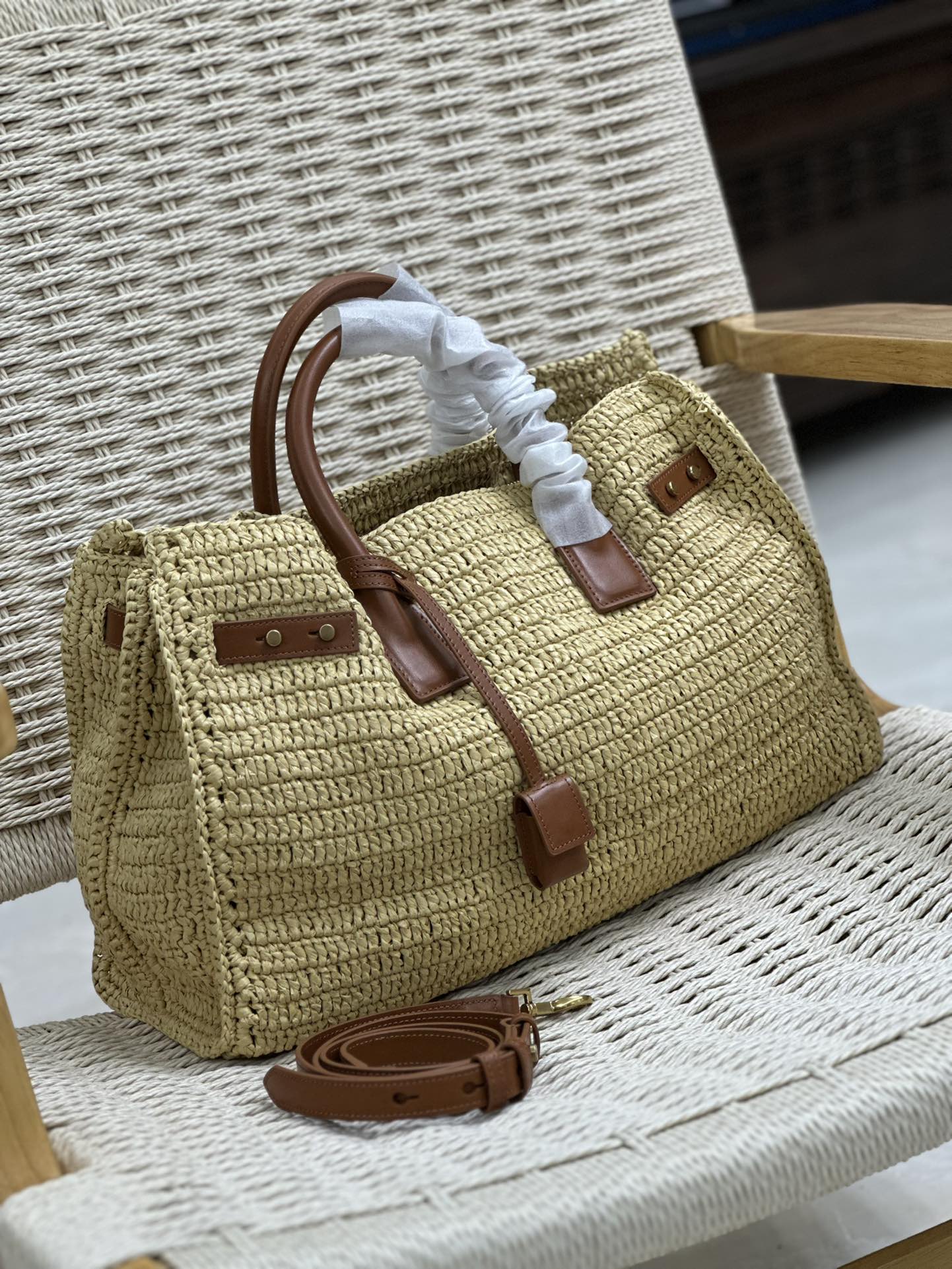 YSL Sac de Jour Raffia Woven Accordion Bag Dimensions: 41×28×13cm Model: 717445