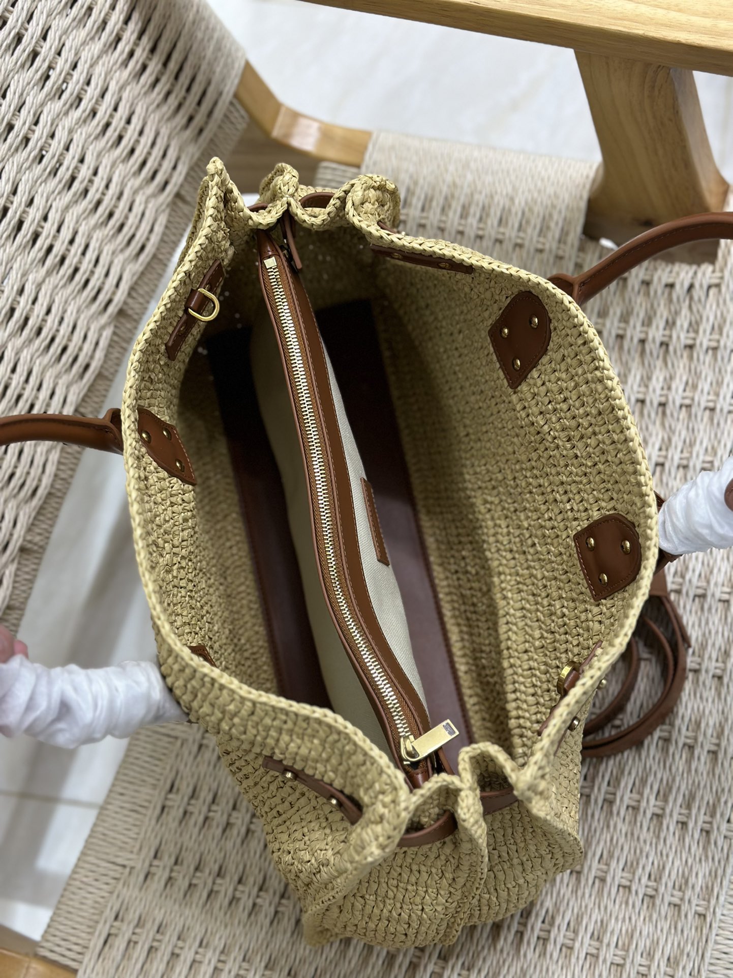 YSL Sac de Jour Raffia Woven Accordion Bag Dimensions: 41×28×13cm Model: 717445