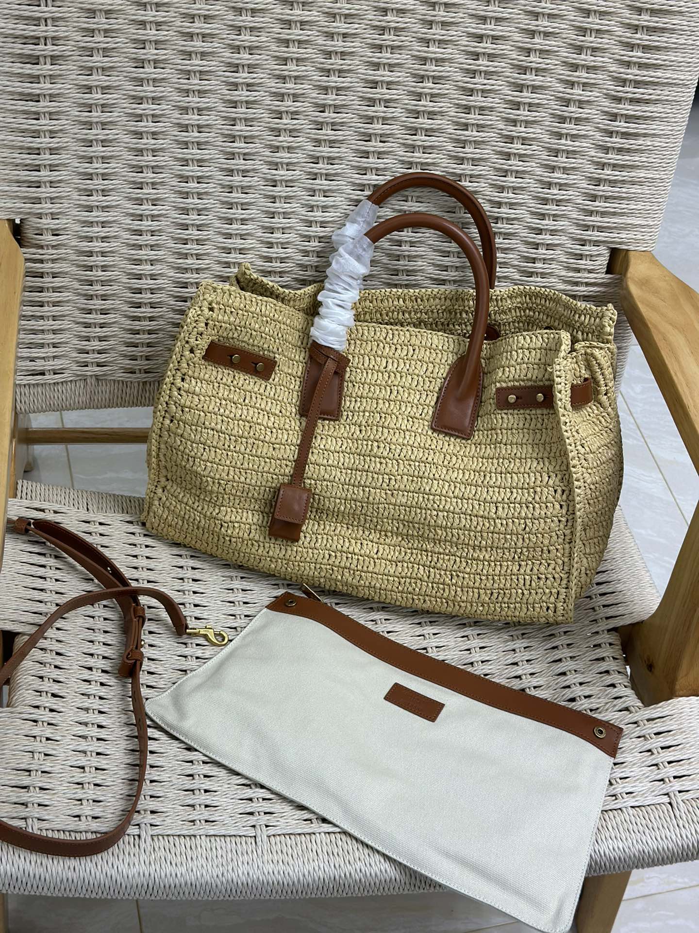 YSL Sac de Jour Raffia Woven Accordion Bag Dimensions: 41×28×13cm Model: 717445
