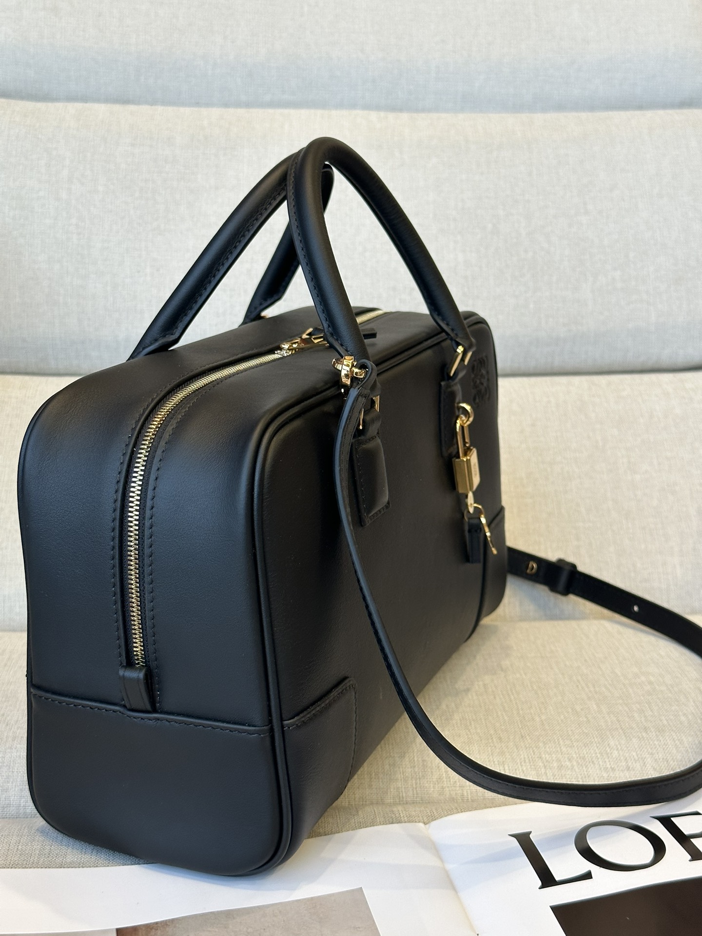 Loewe Model 203  0.850 Dimensions 28-18-11