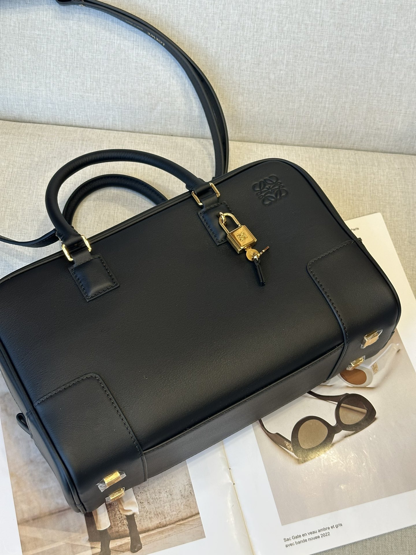 Loewe Model 203  0.850 Dimensions 28-18-11