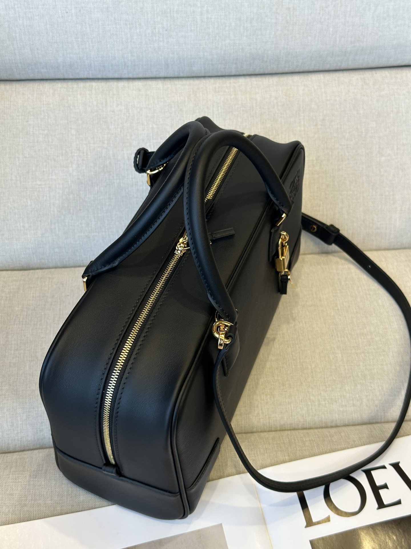 Loewe Model 203  0.850 Dimensions 28-18-11