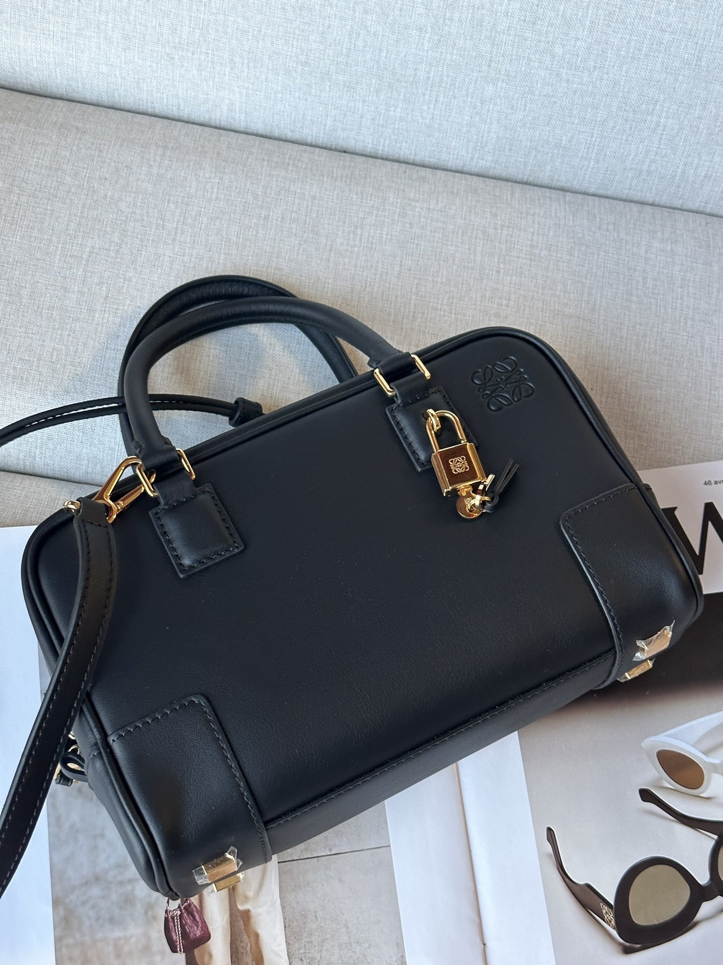 Loewe Model 205 Small 0.800 Dimensions 23-15-10