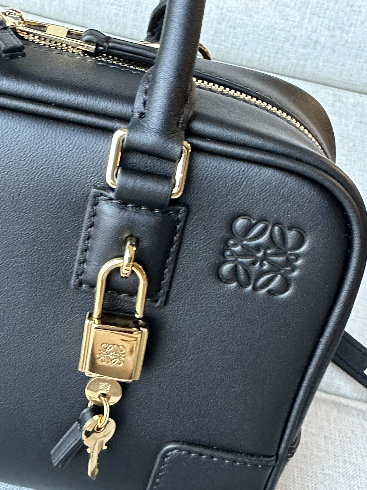 Loewe Model 205 Small 0.800 Dimensions 23-15-10