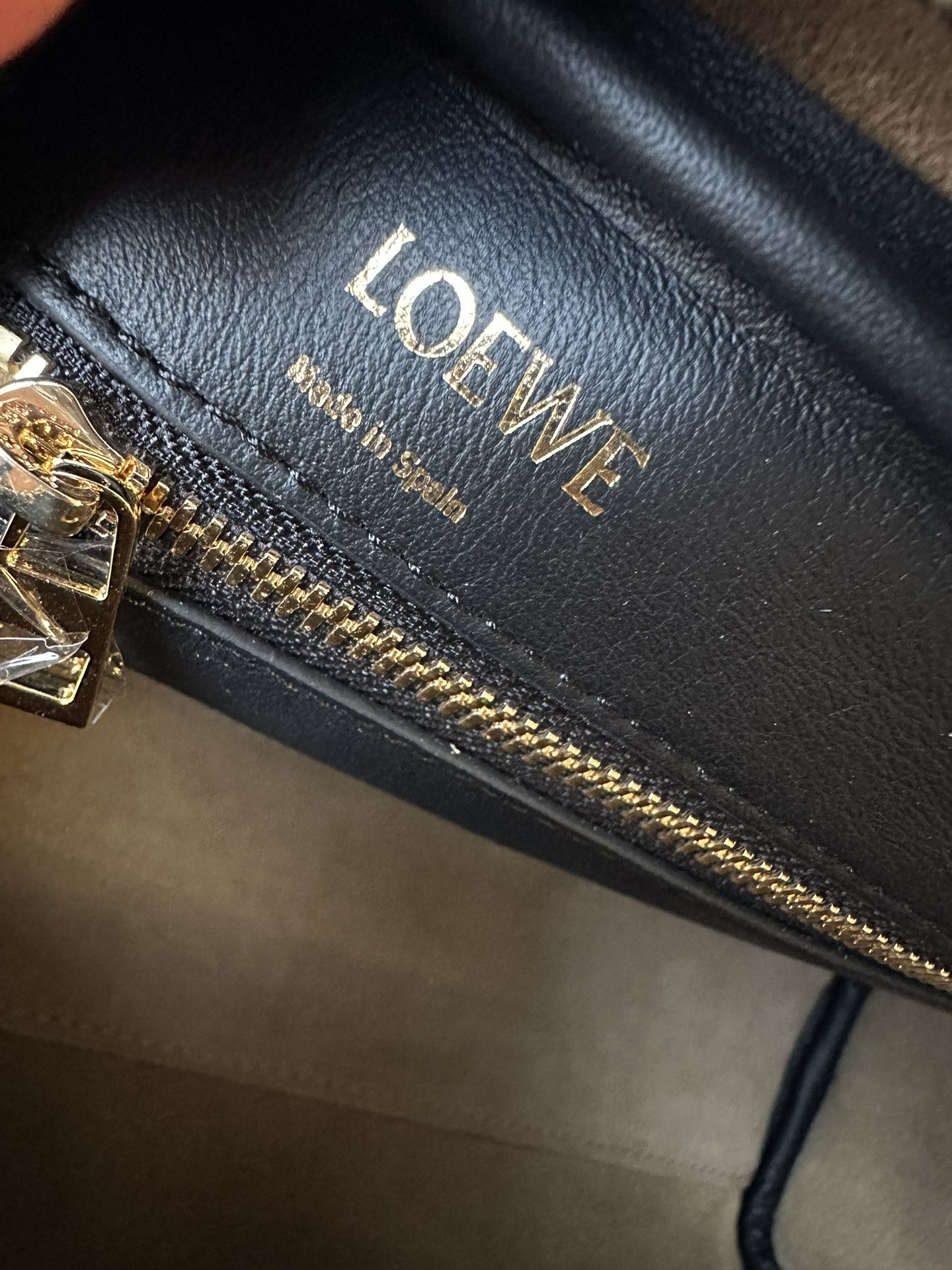 Loewe Model 205 Small 0.800 Dimensions 23-15-10