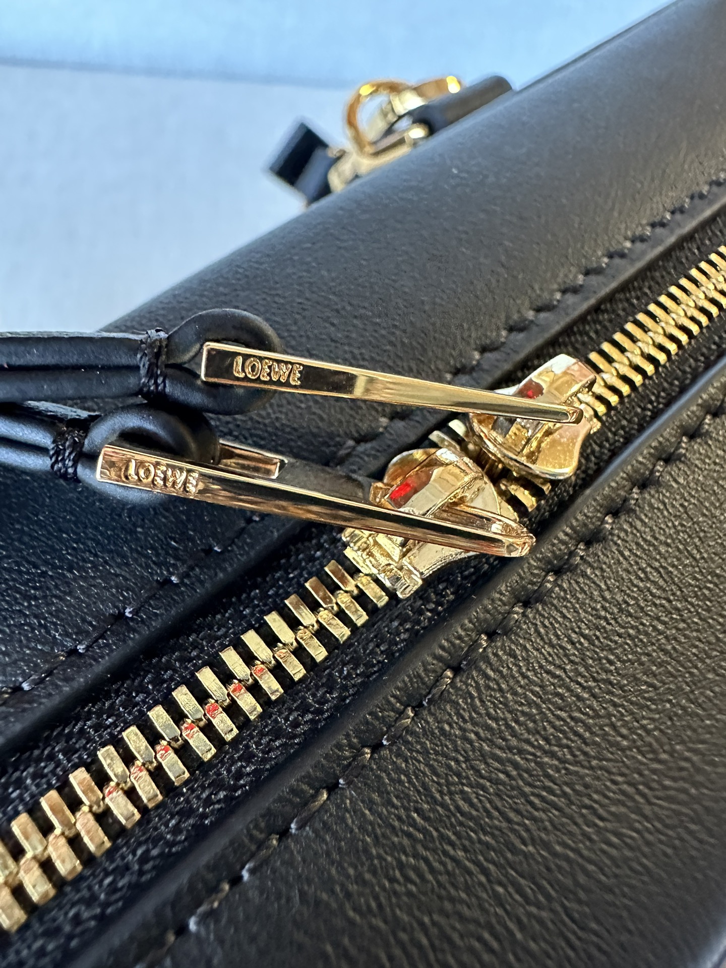 Loewe Model 205 Small 0.800 Dimensions 23-15-10